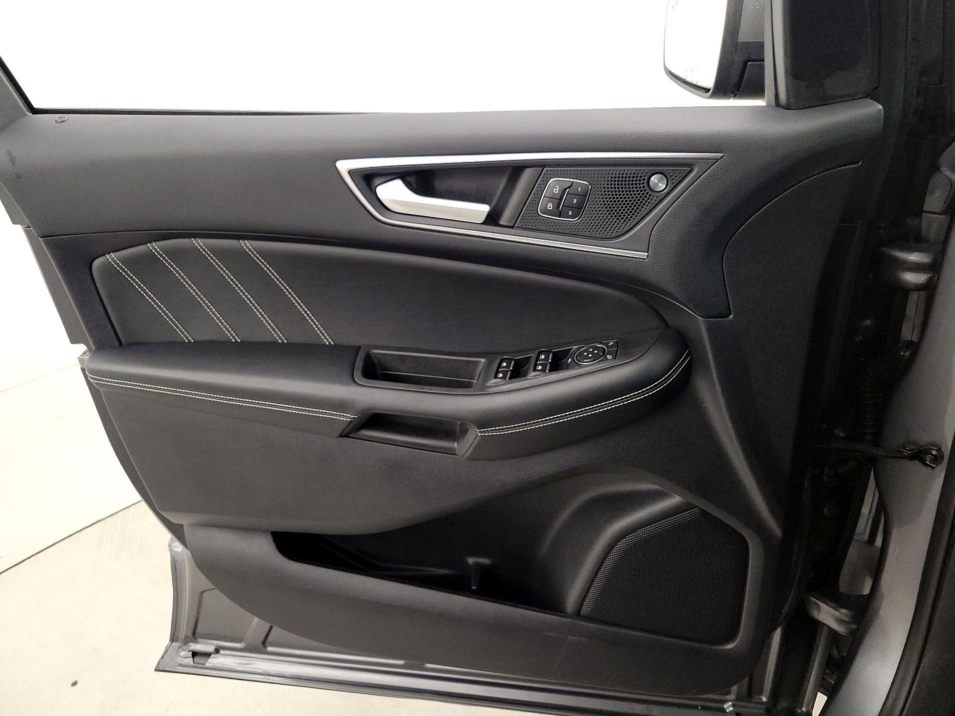 Thumbnail: 2022 Ford Edge - 12