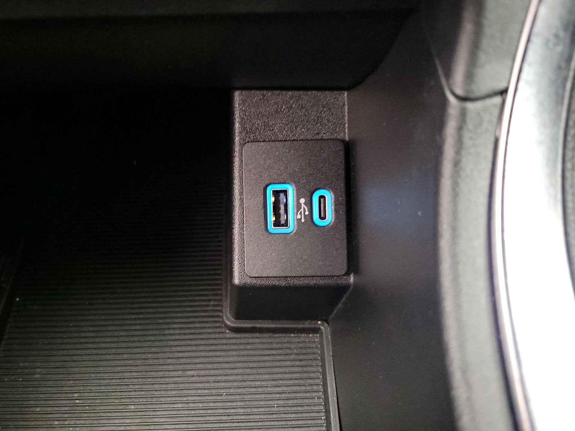 Thumbnail: 2022 Ford Edge - 18