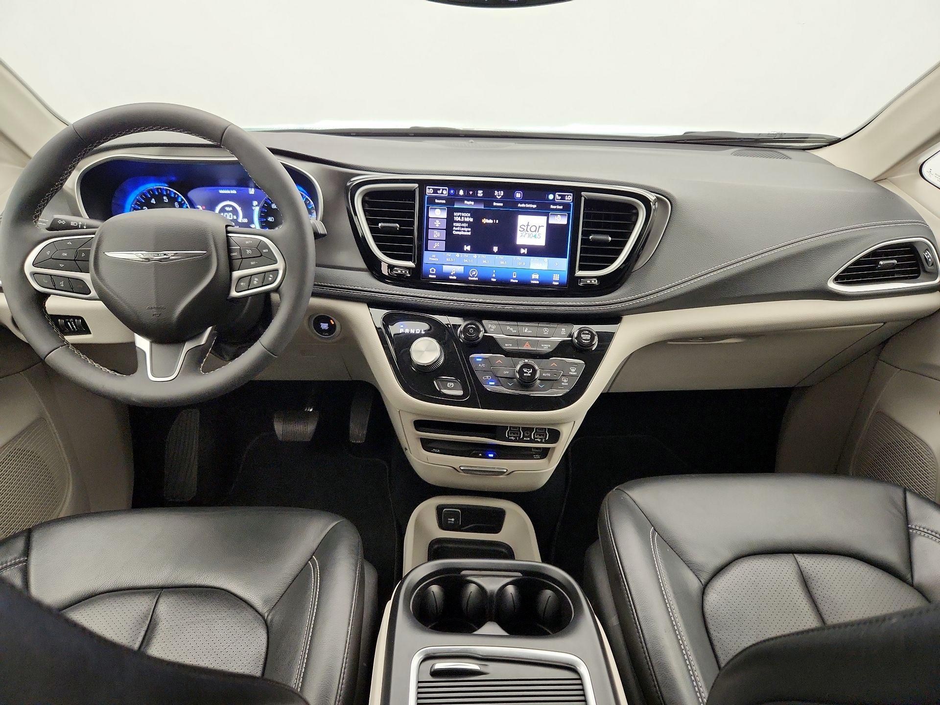 Thumbnail: 2022 Chrysler Pacifica - 9