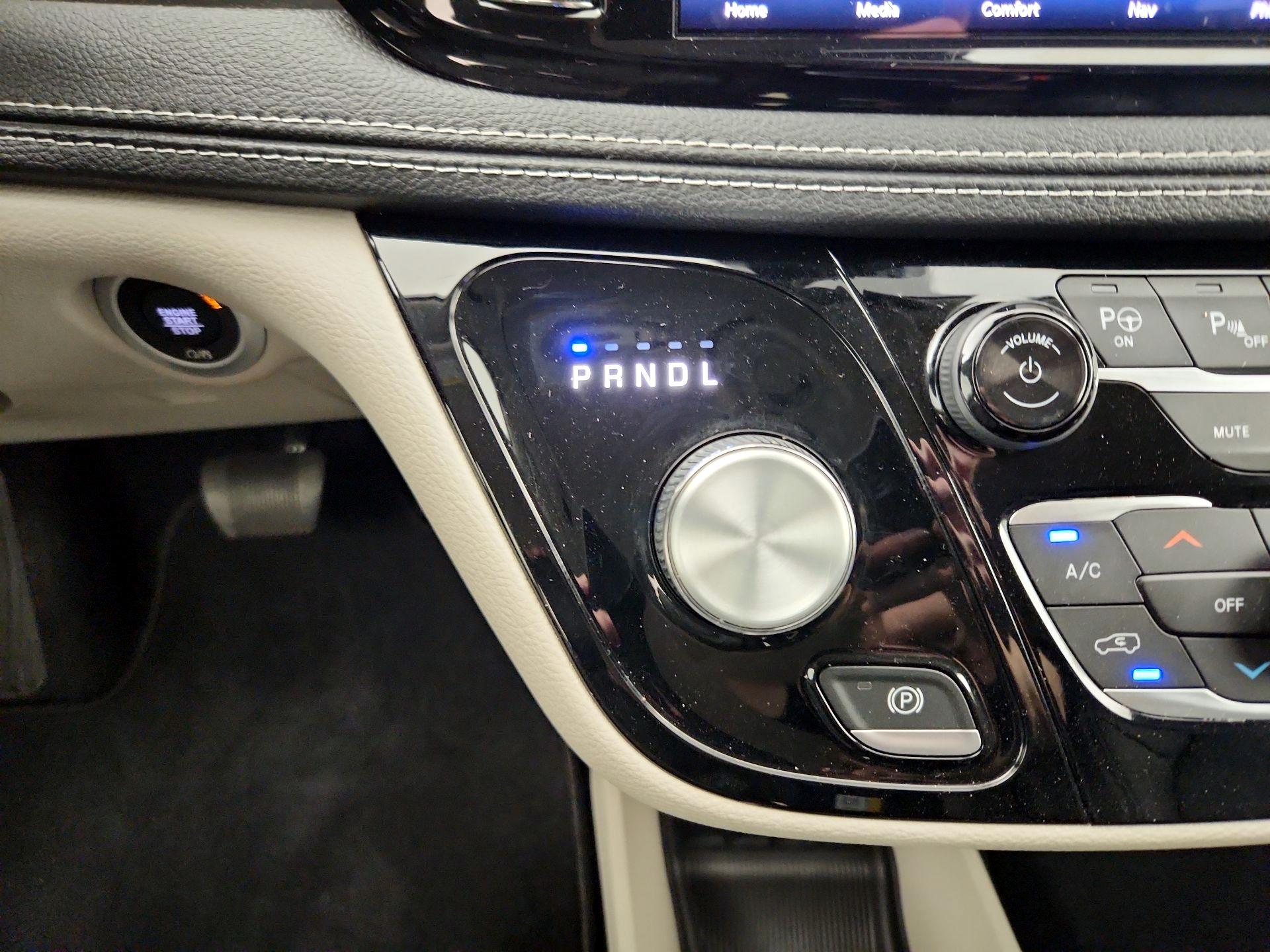 Thumbnail: 2022 Chrysler Pacifica - 18