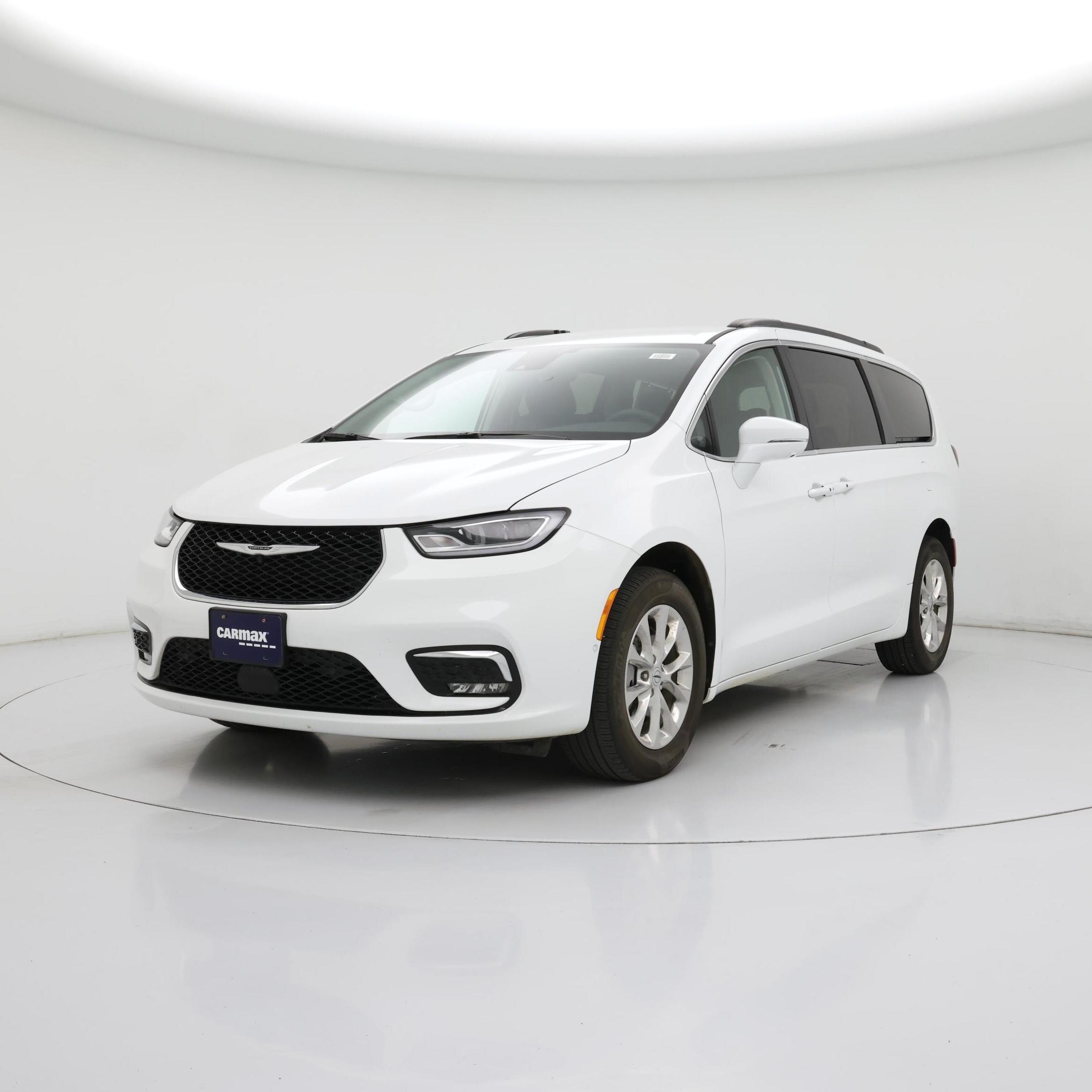Thumbnail: 2022 Chrysler Pacifica - 4