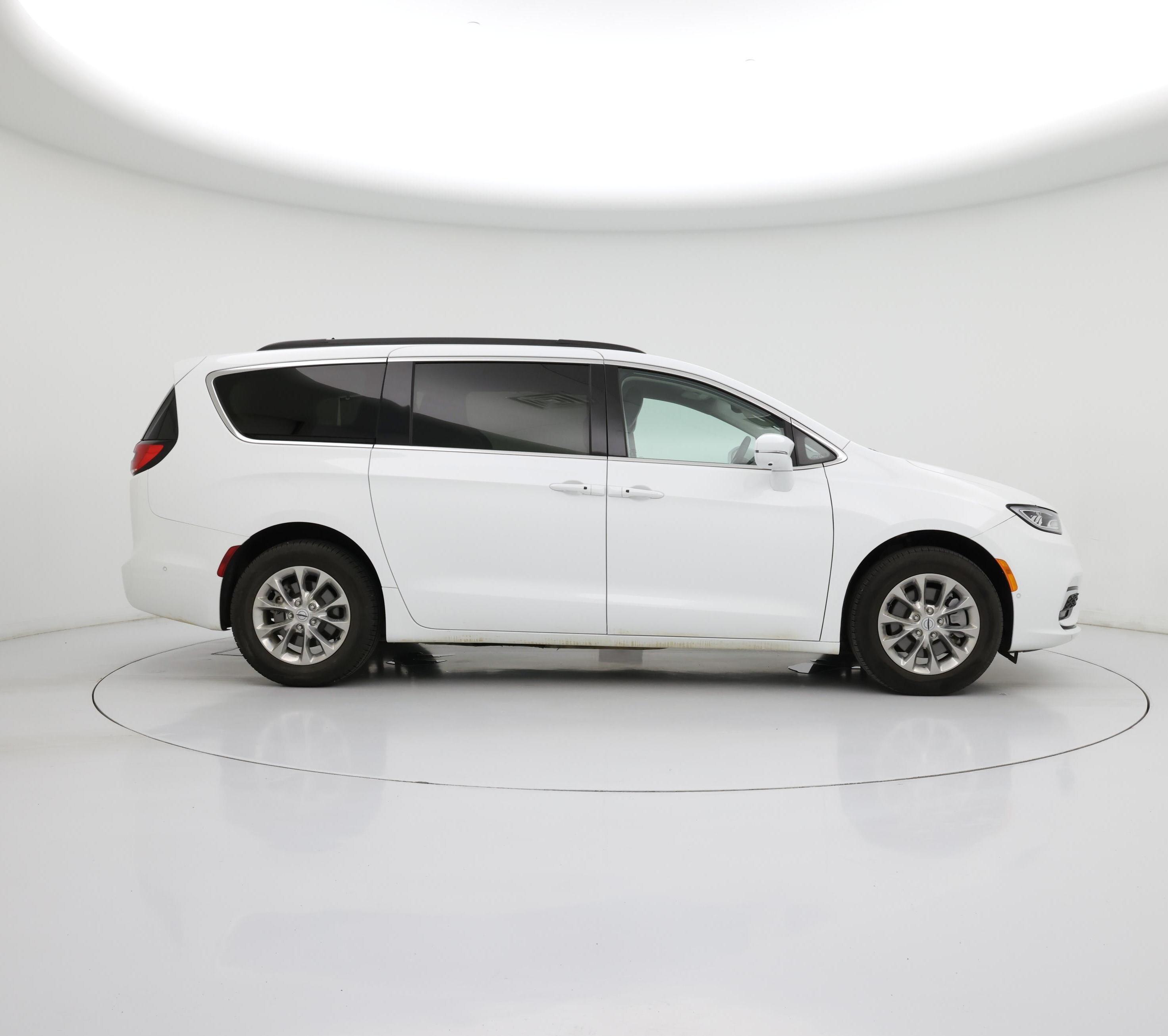 Thumbnail: 2022 Chrysler Pacifica - 7