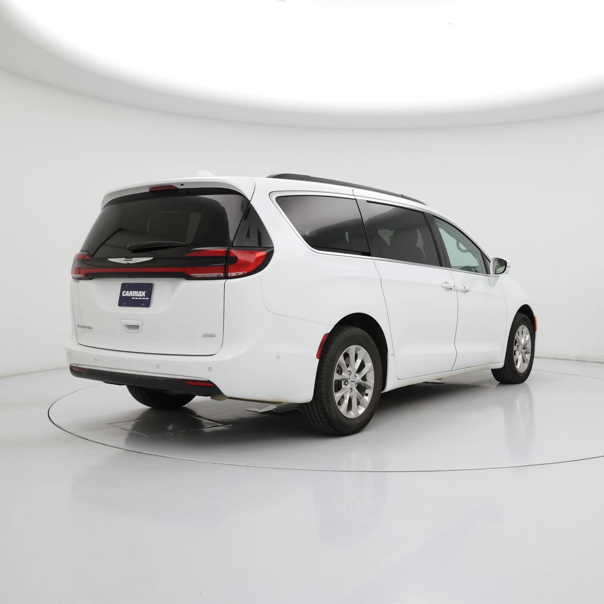Thumbnail: 2022 Chrysler Pacifica - 8