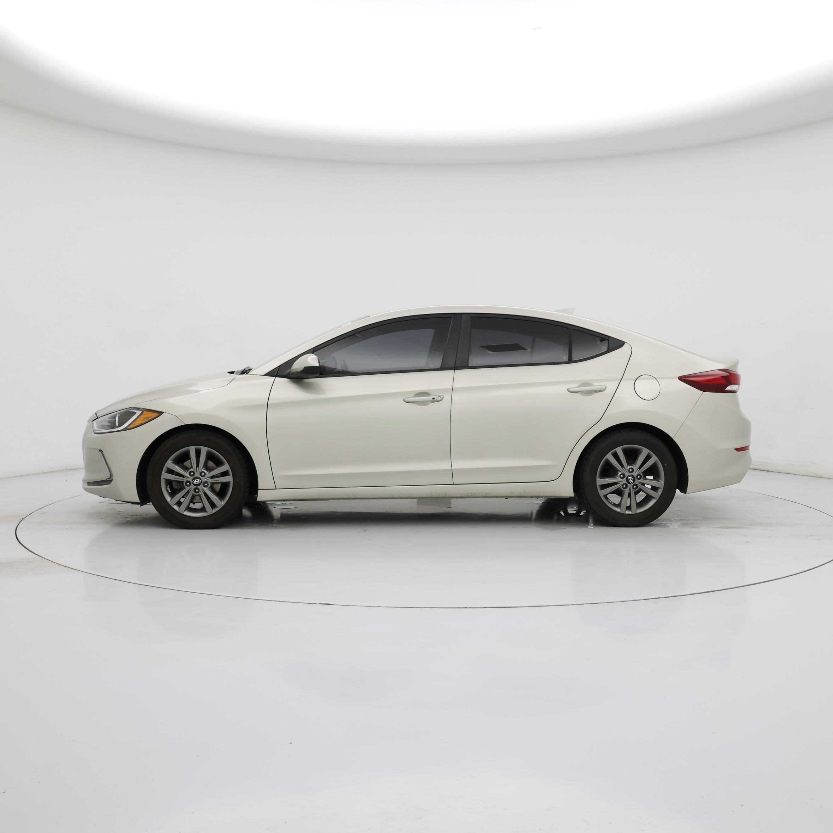 Thumbnail: 2017 Hyundai Elantra - 3