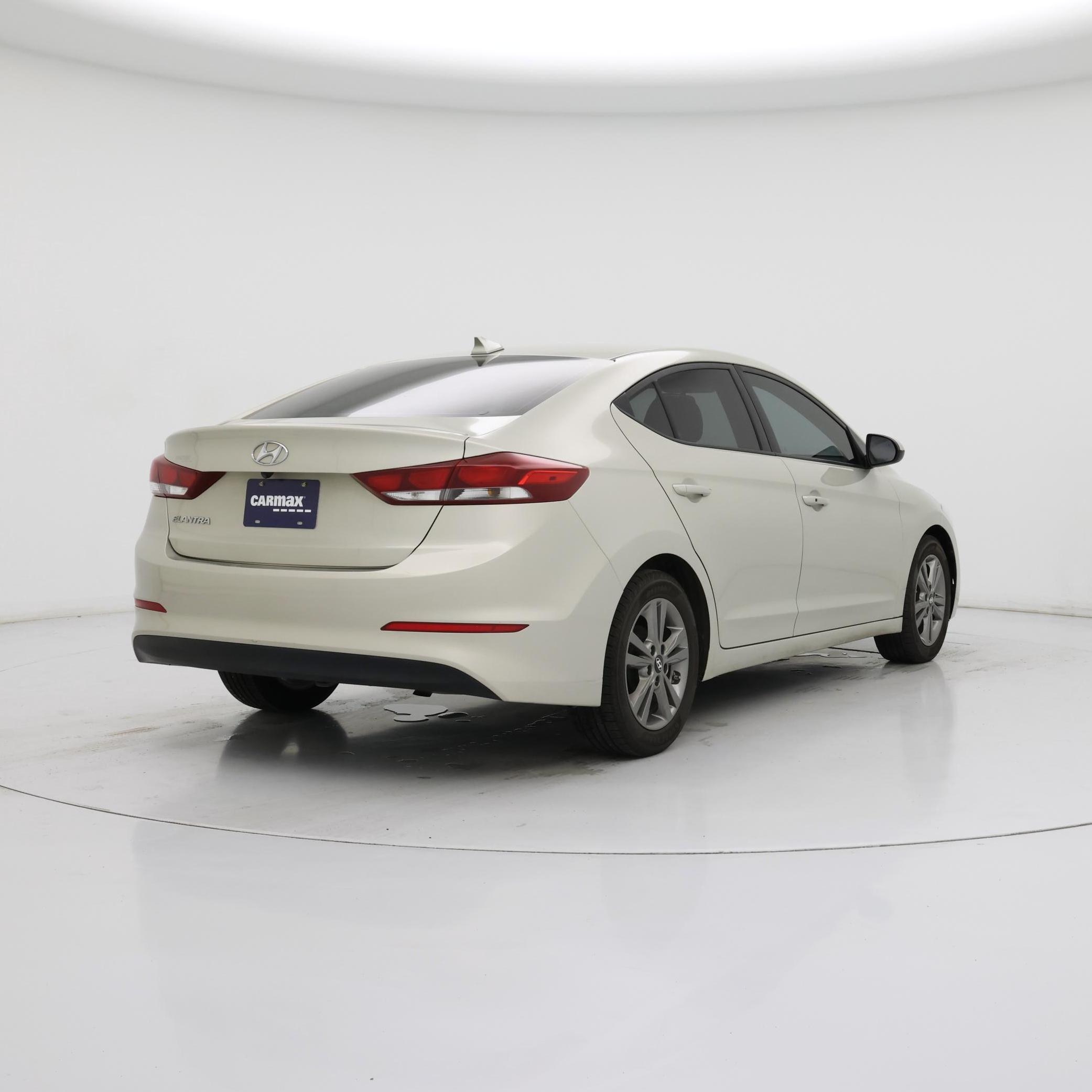 Thumbnail: 2017 Hyundai Elantra - 8
