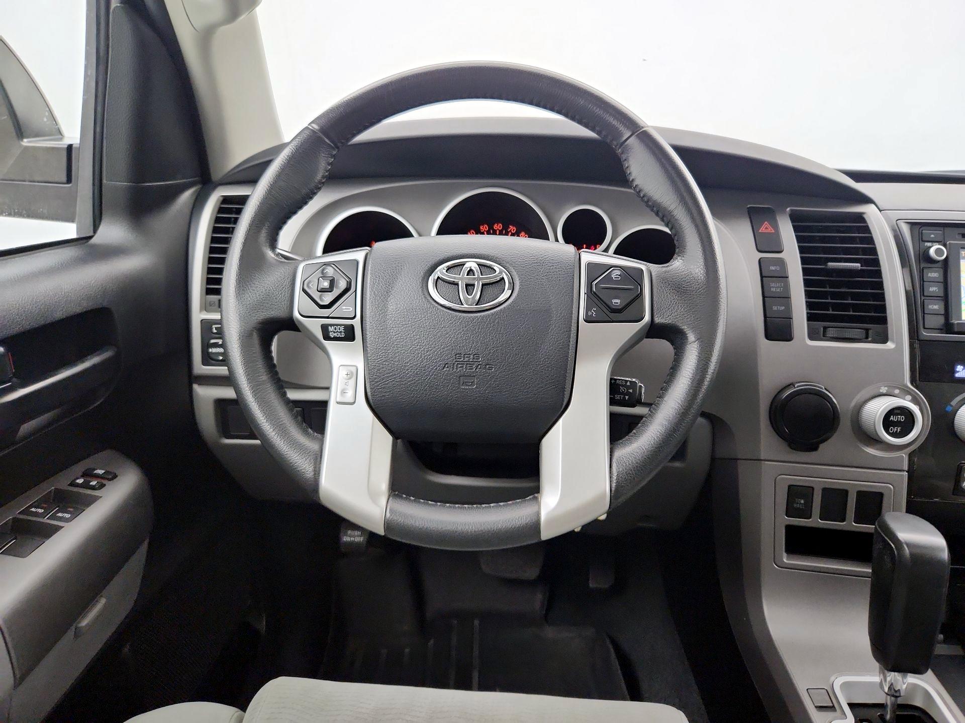 Thumbnail: 2014 Toyota Sequoia - 10