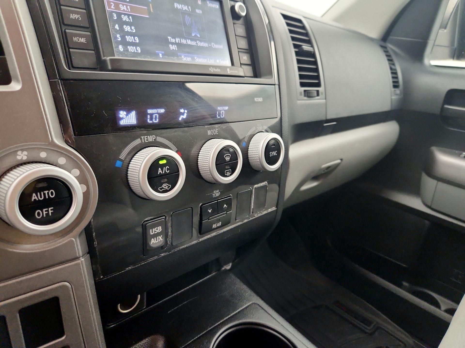 Thumbnail: 2014 Toyota Sequoia - 17