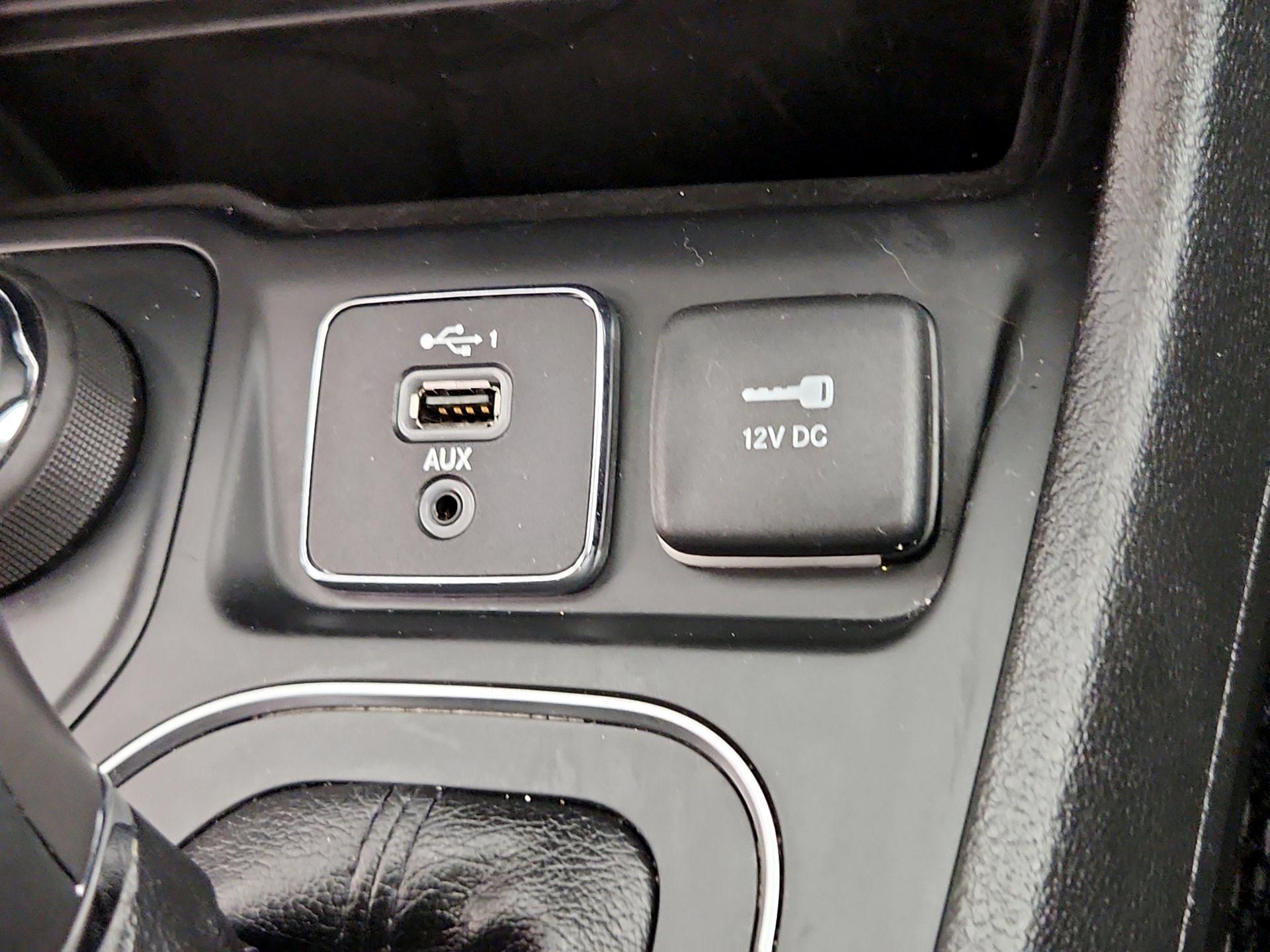 Thumbnail: 2021 Jeep Cherokee - 18