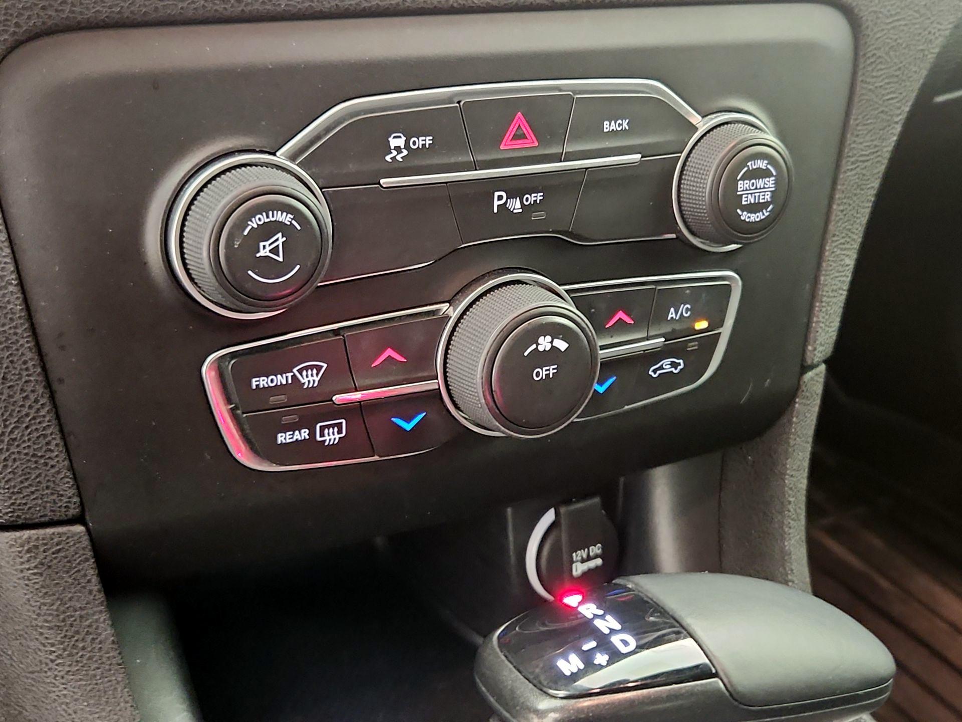 Thumbnail: 2015 Dodge Charger - 15