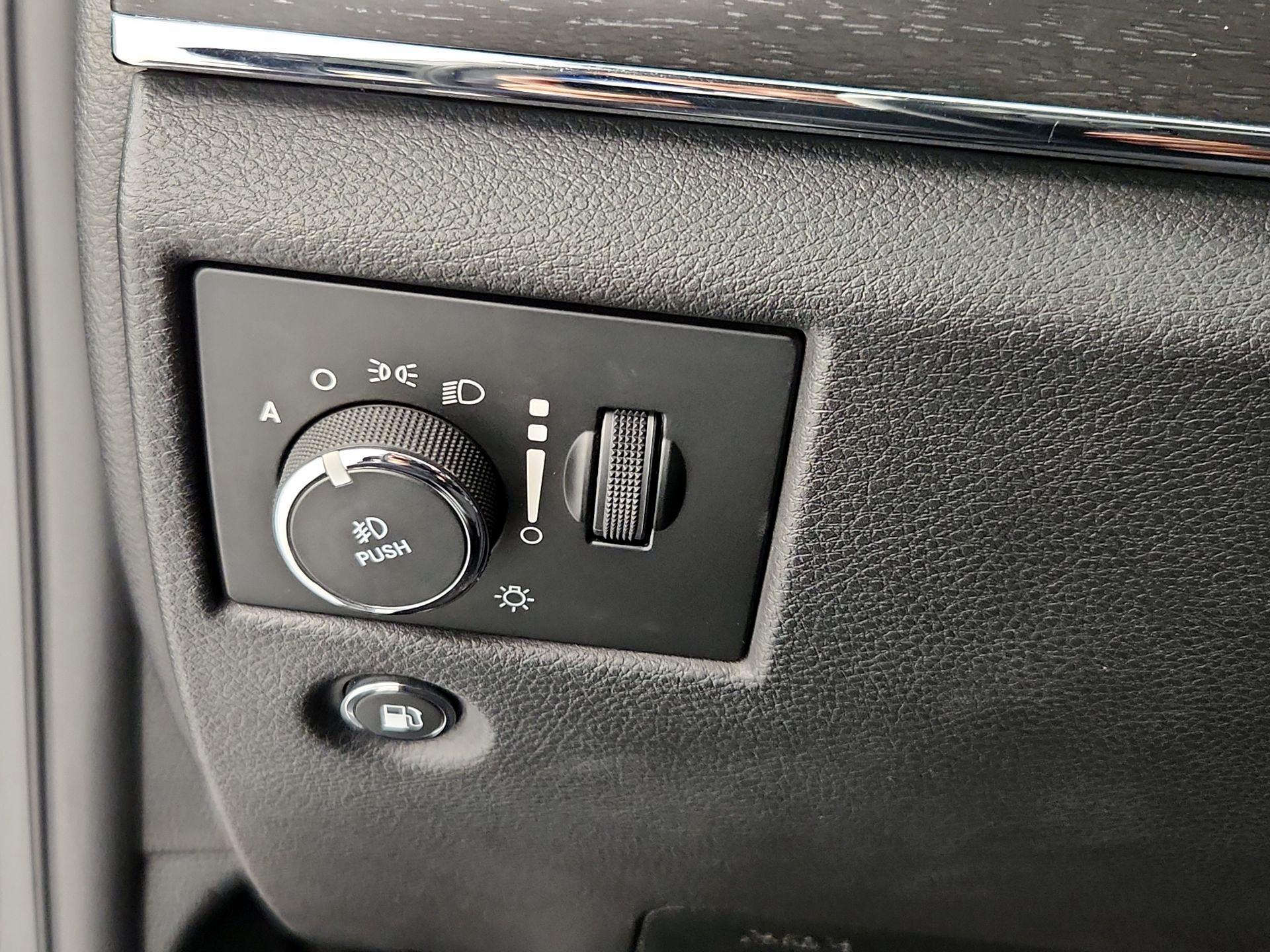 Thumbnail: 2018 Jeep Grand Cherokee - 13