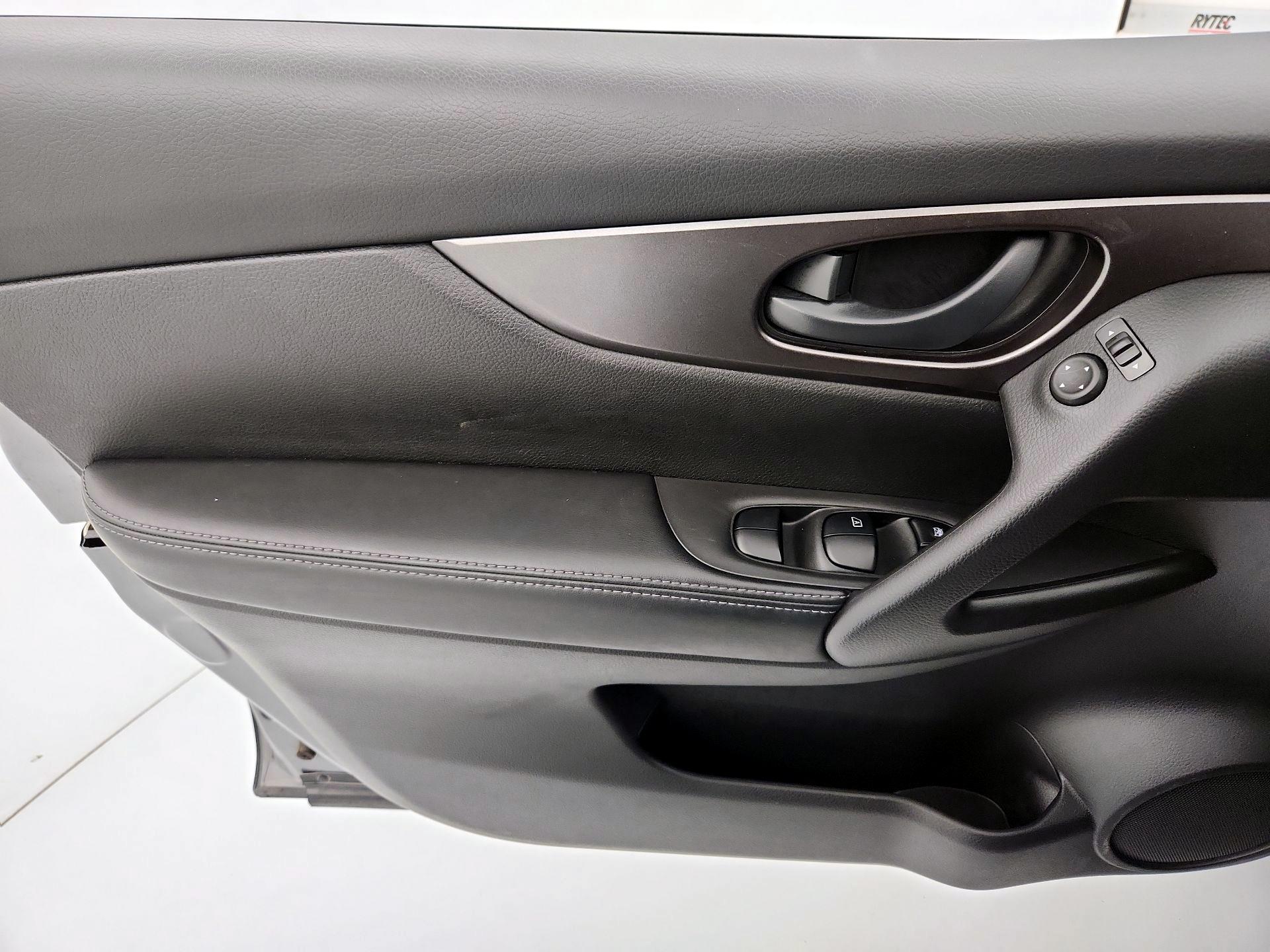 Thumbnail: 2019 Nissan Rogue Sport - 12