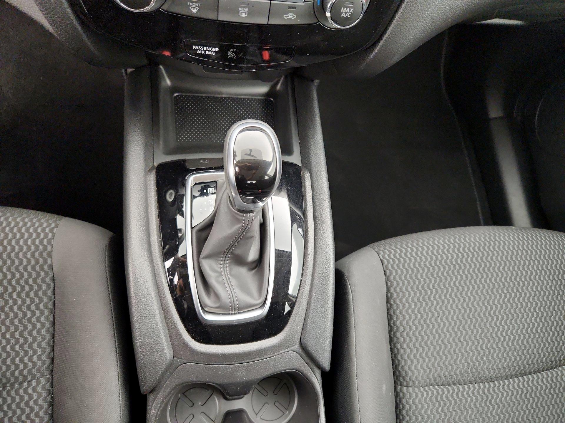 Thumbnail: 2019 Nissan Rogue Sport - 17