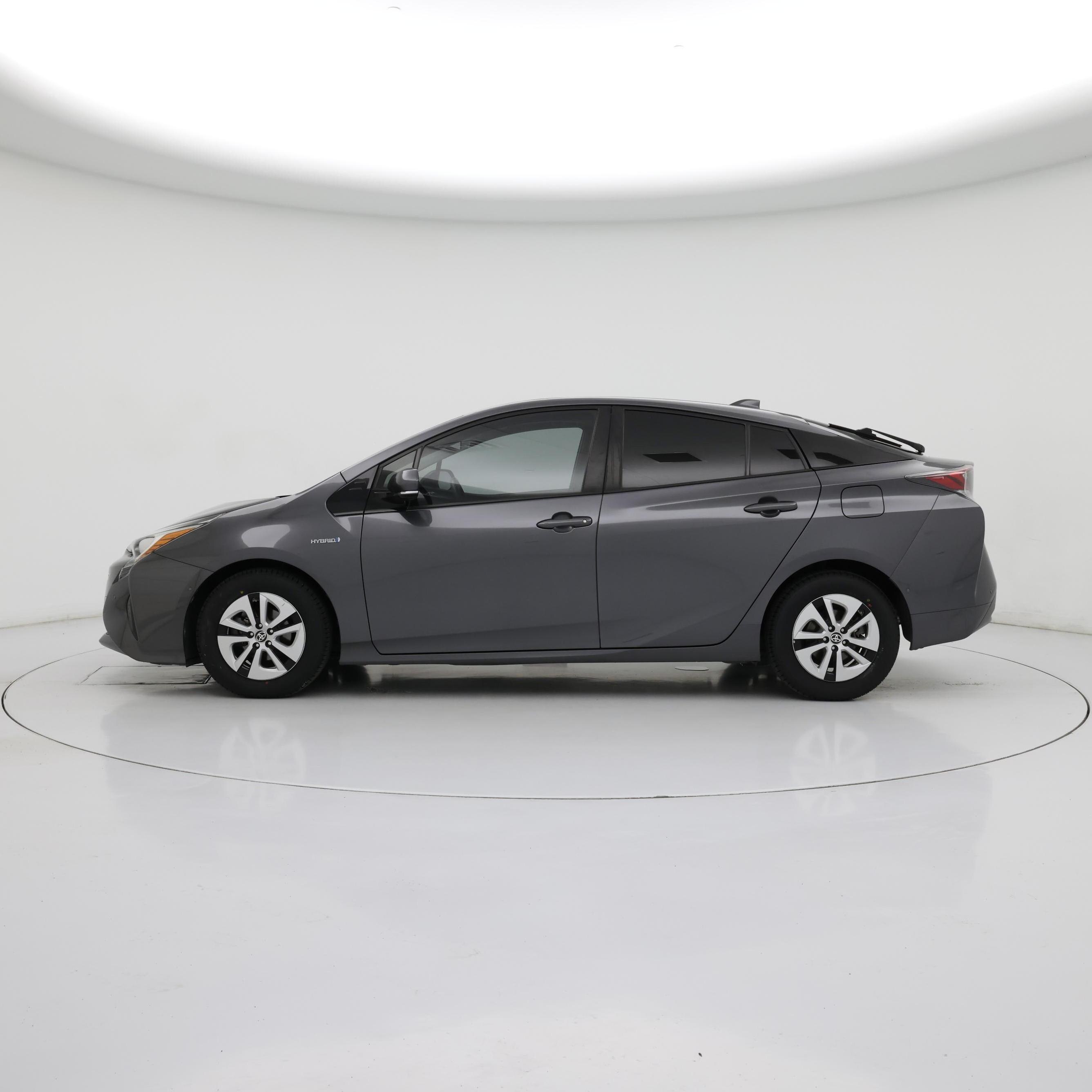 Thumbnail: 2017 Toyota Prius - 3