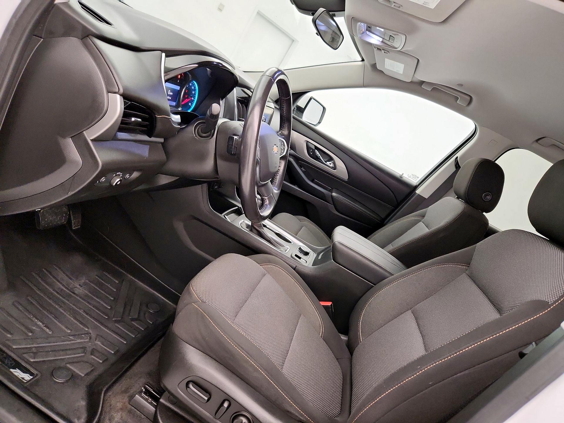 Thumbnail: 2020 Chevrolet Traverse - 11