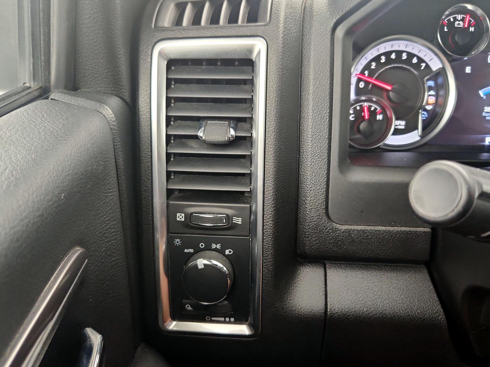 Thumbnail: 2023 RAM 1500 Classic - 13