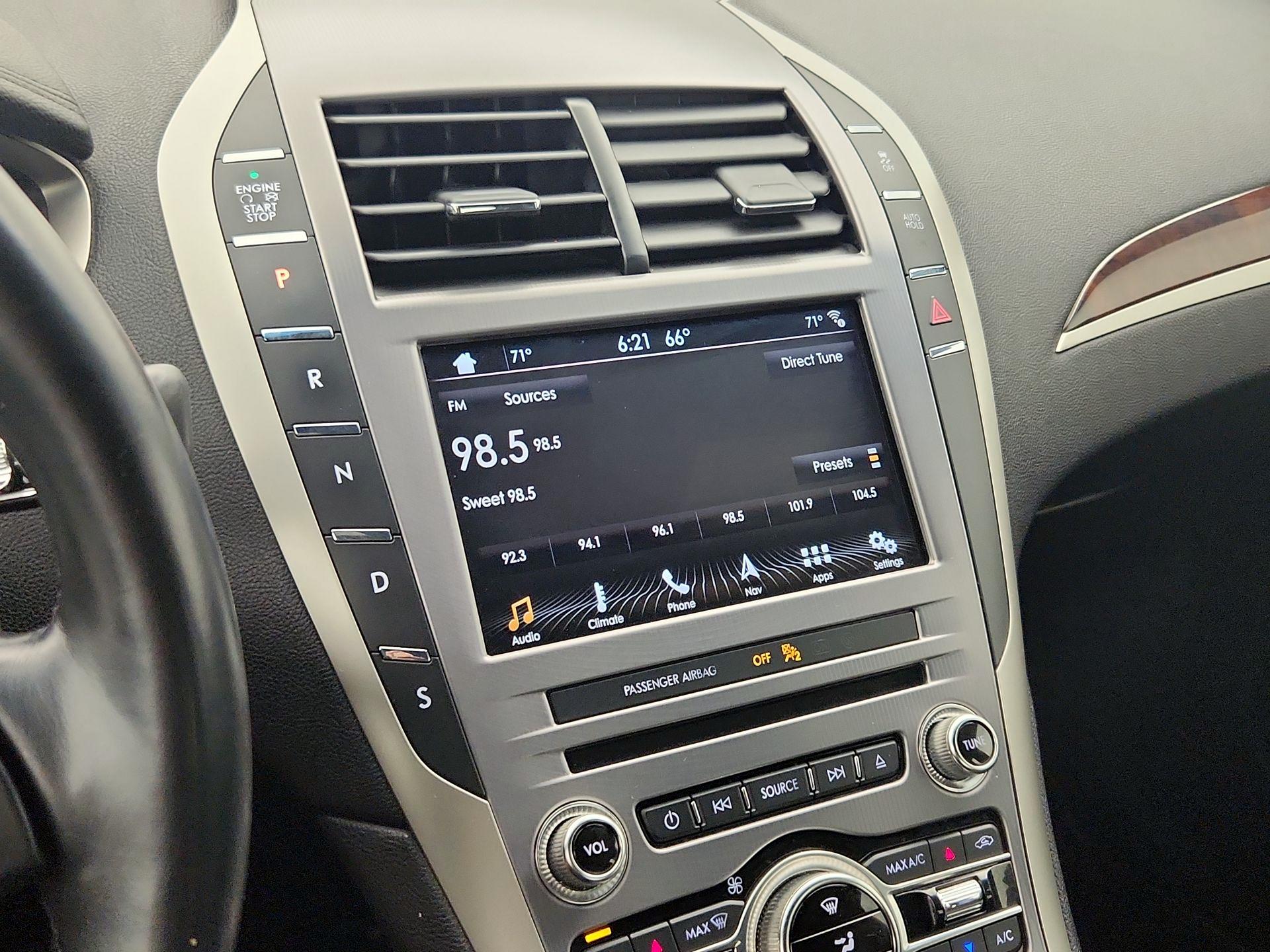 Thumbnail: 2017 Lincoln MKZ - 16