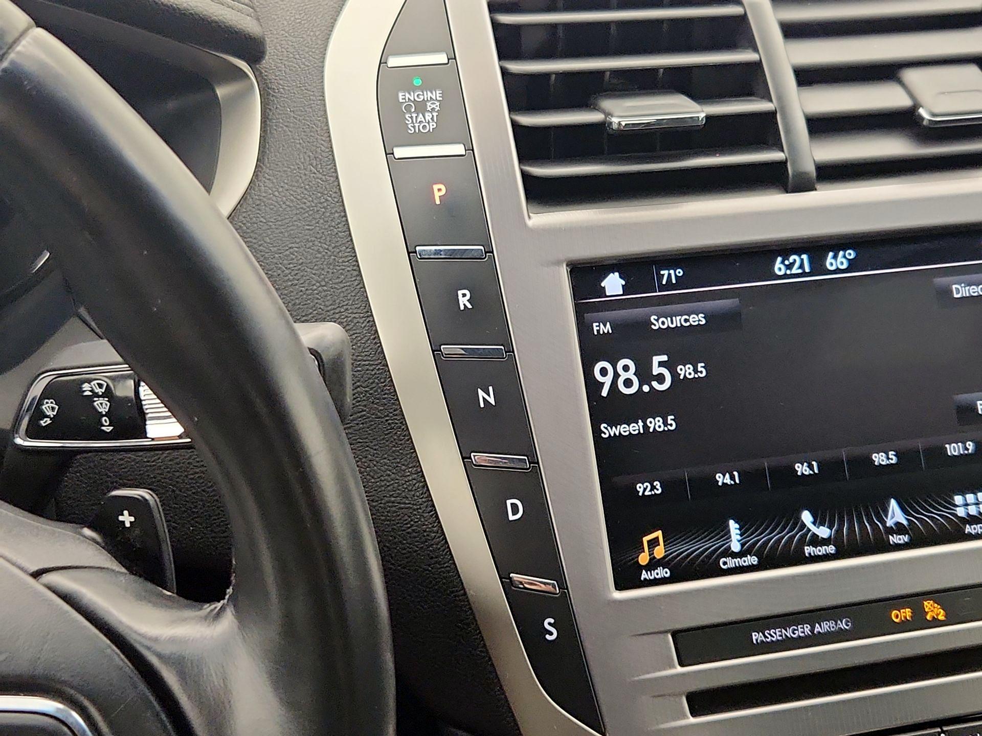 Thumbnail: 2017 Lincoln MKZ - 18