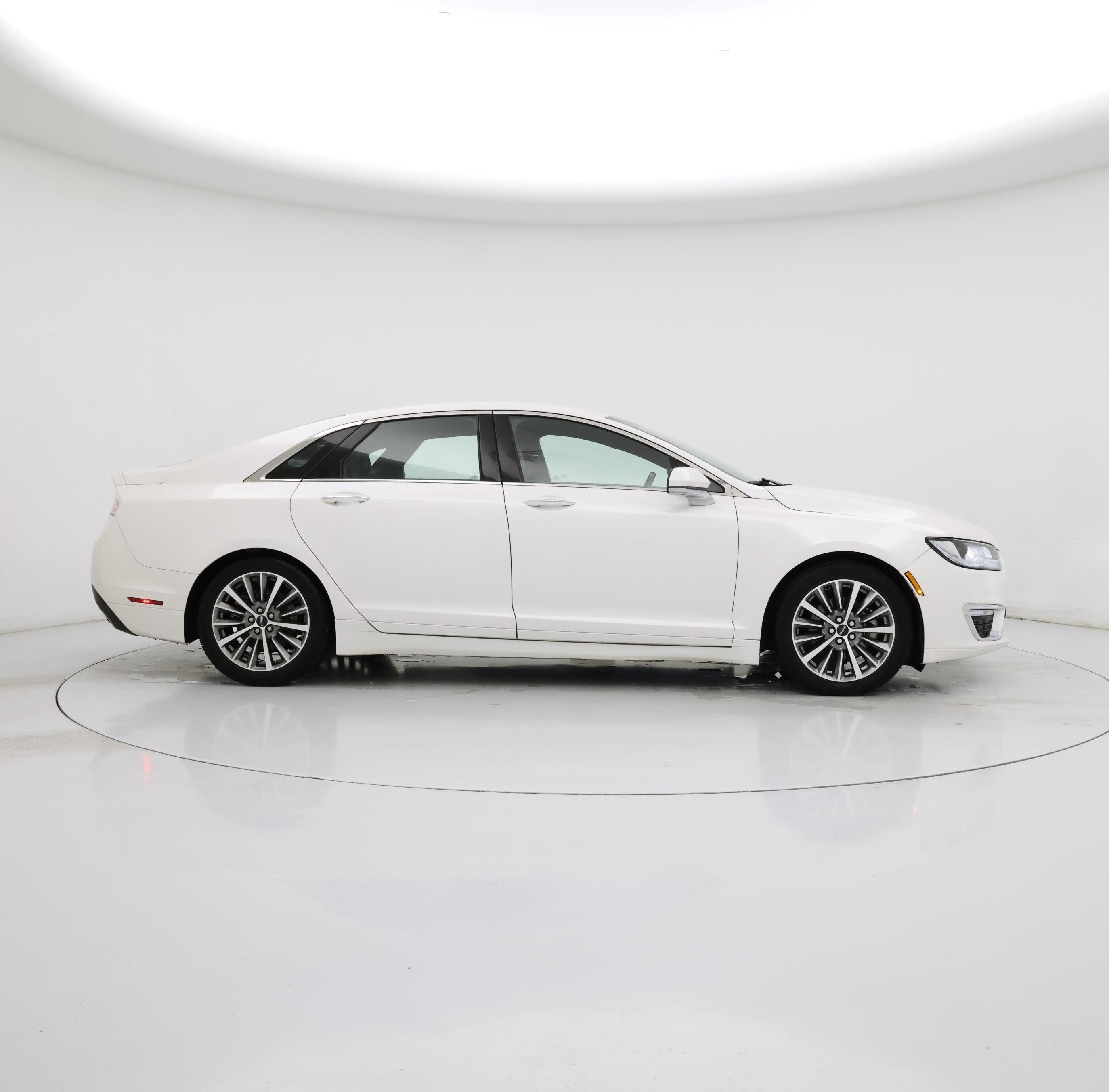 Thumbnail: 2017 Lincoln MKZ - 7