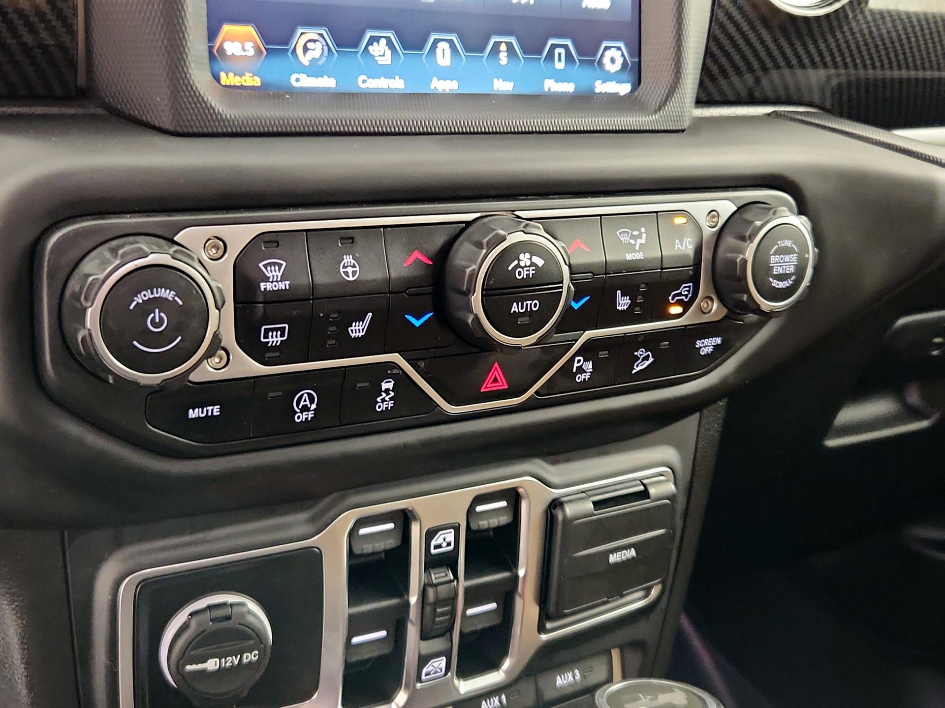 Thumbnail: 2020 Jeep Wrangler - 17