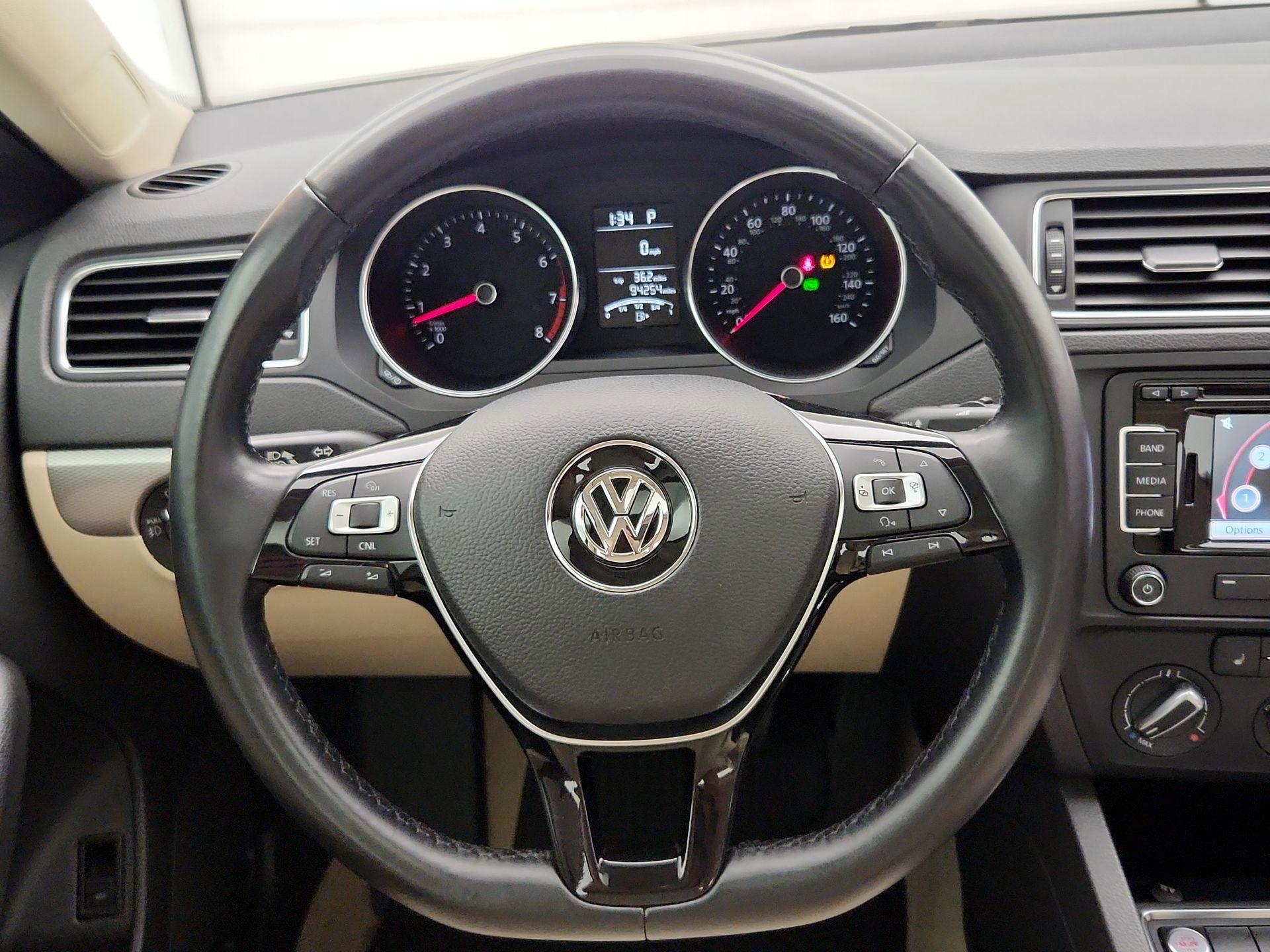 Thumbnail: 2015 Volkswagen Jetta - 10