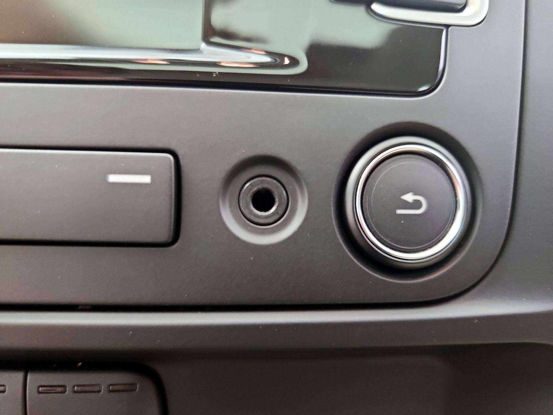 Thumbnail: 2015 Volkswagen Jetta - 19