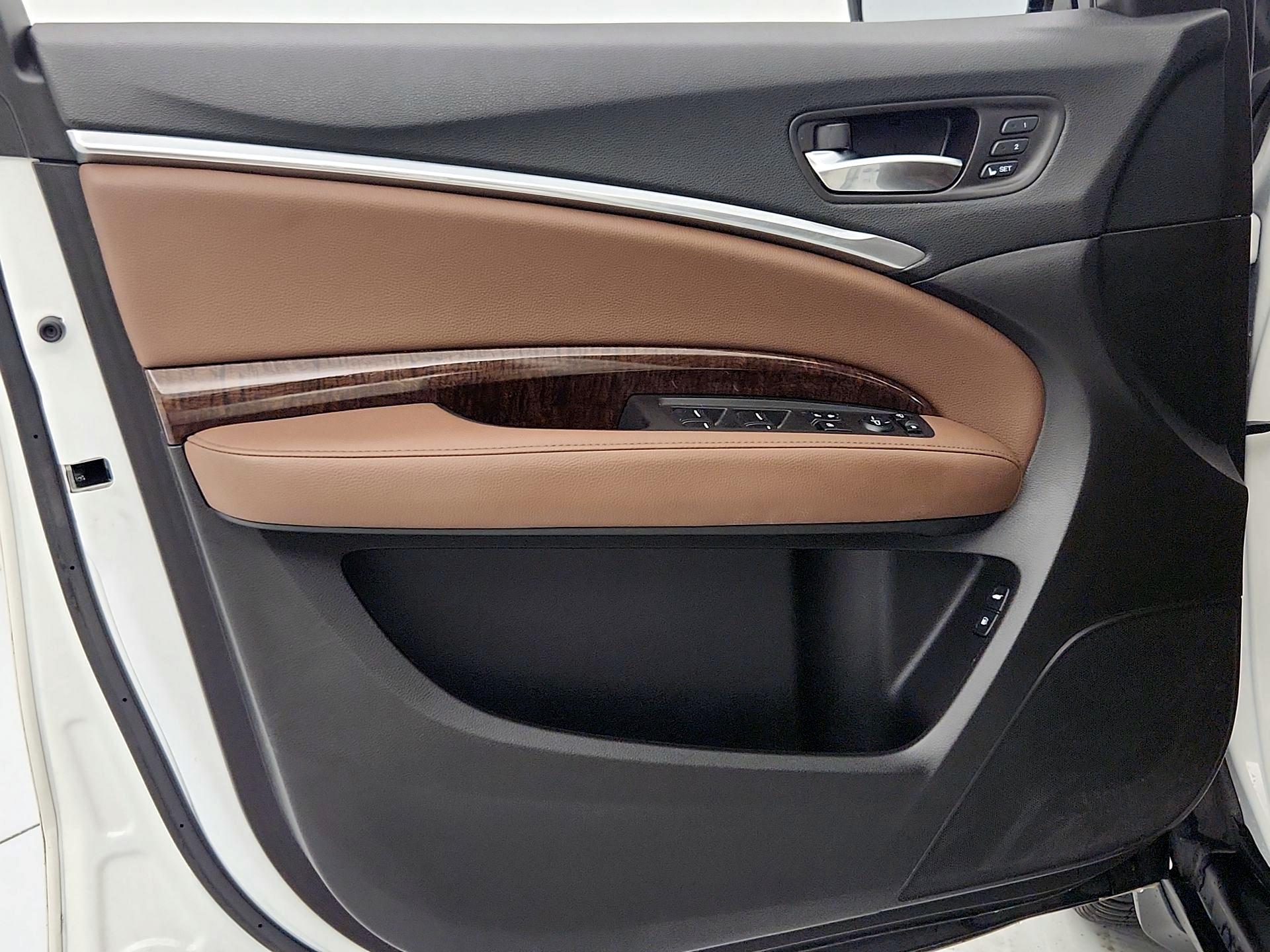 Thumbnail: 2017 Acura MDX - 12