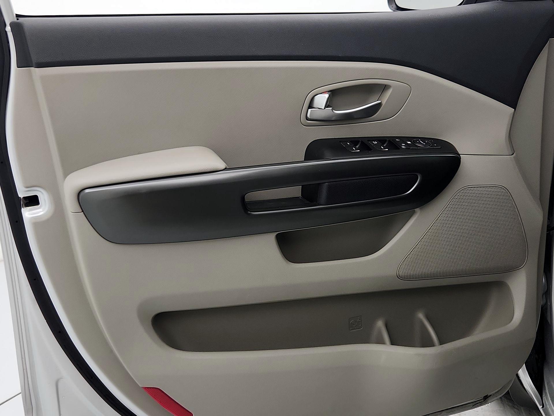 Thumbnail: 2019 Kia Sedona - 12