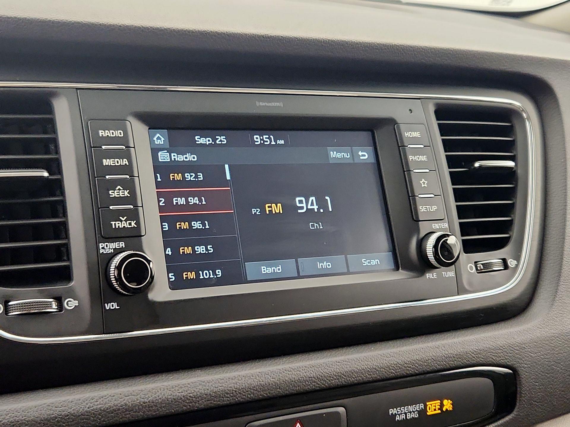 Thumbnail: 2019 Kia Sedona - 15