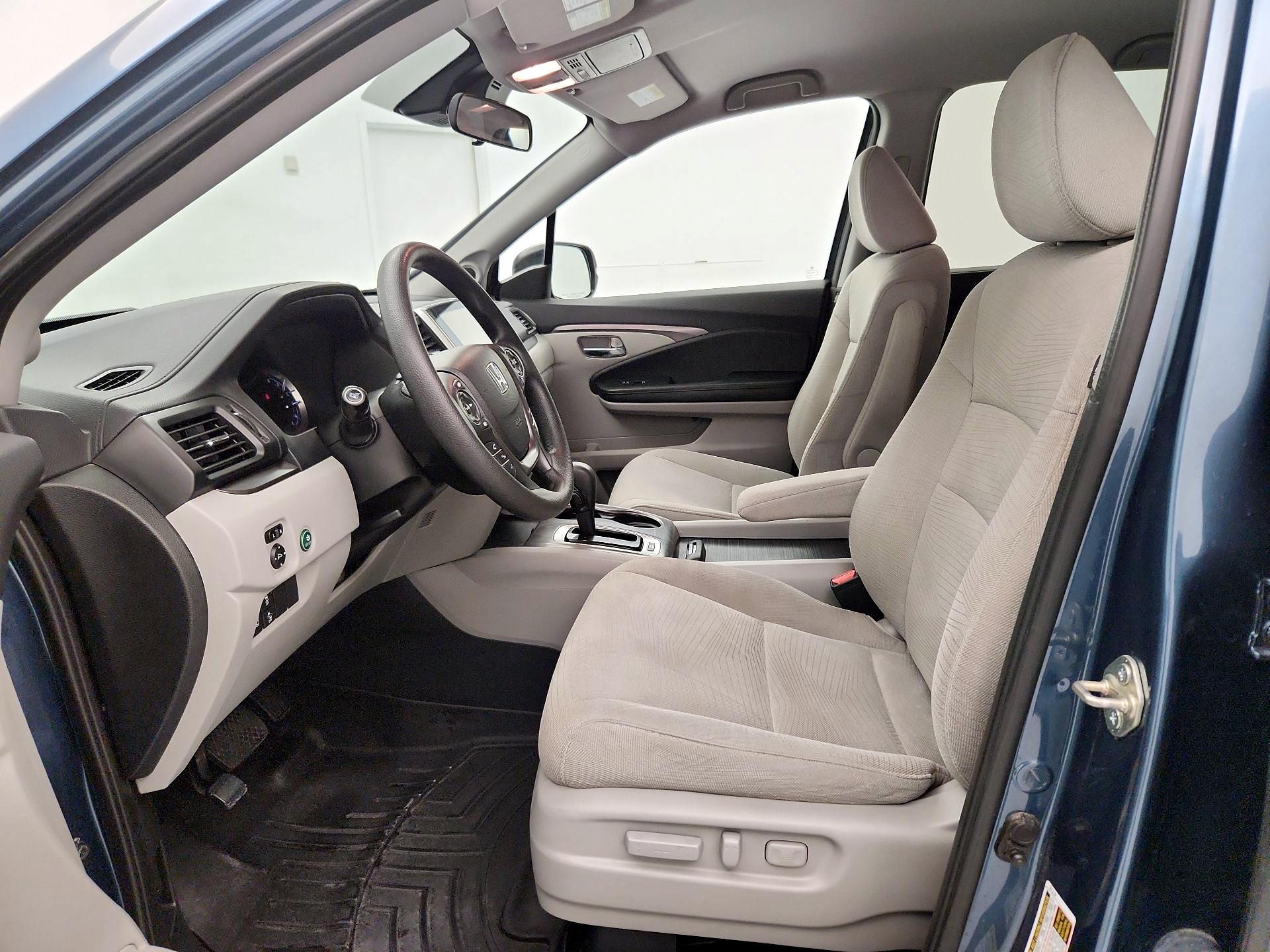Thumbnail: 2016 Honda Pilot - 11