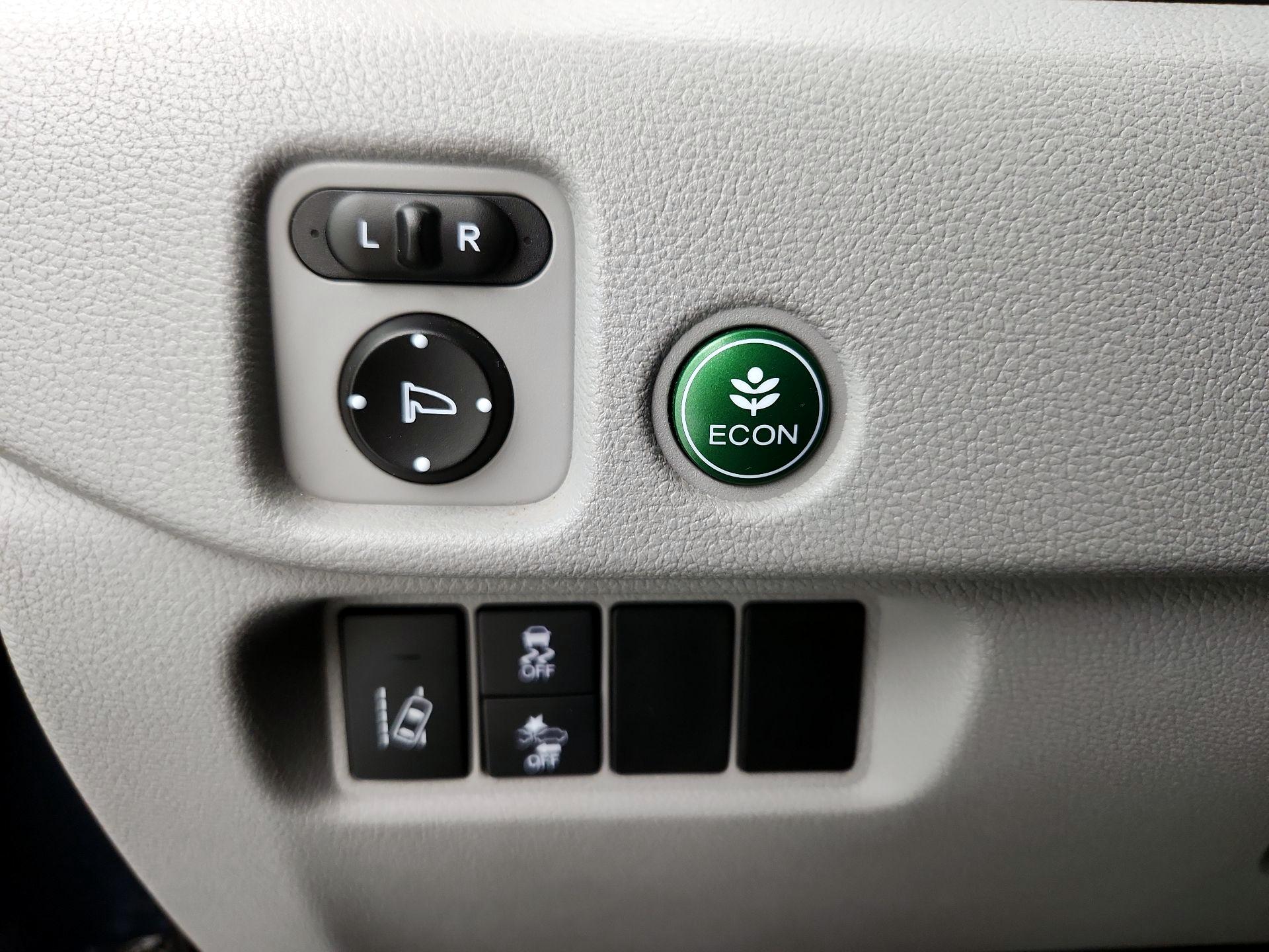 Thumbnail: 2016 Honda Pilot - 13