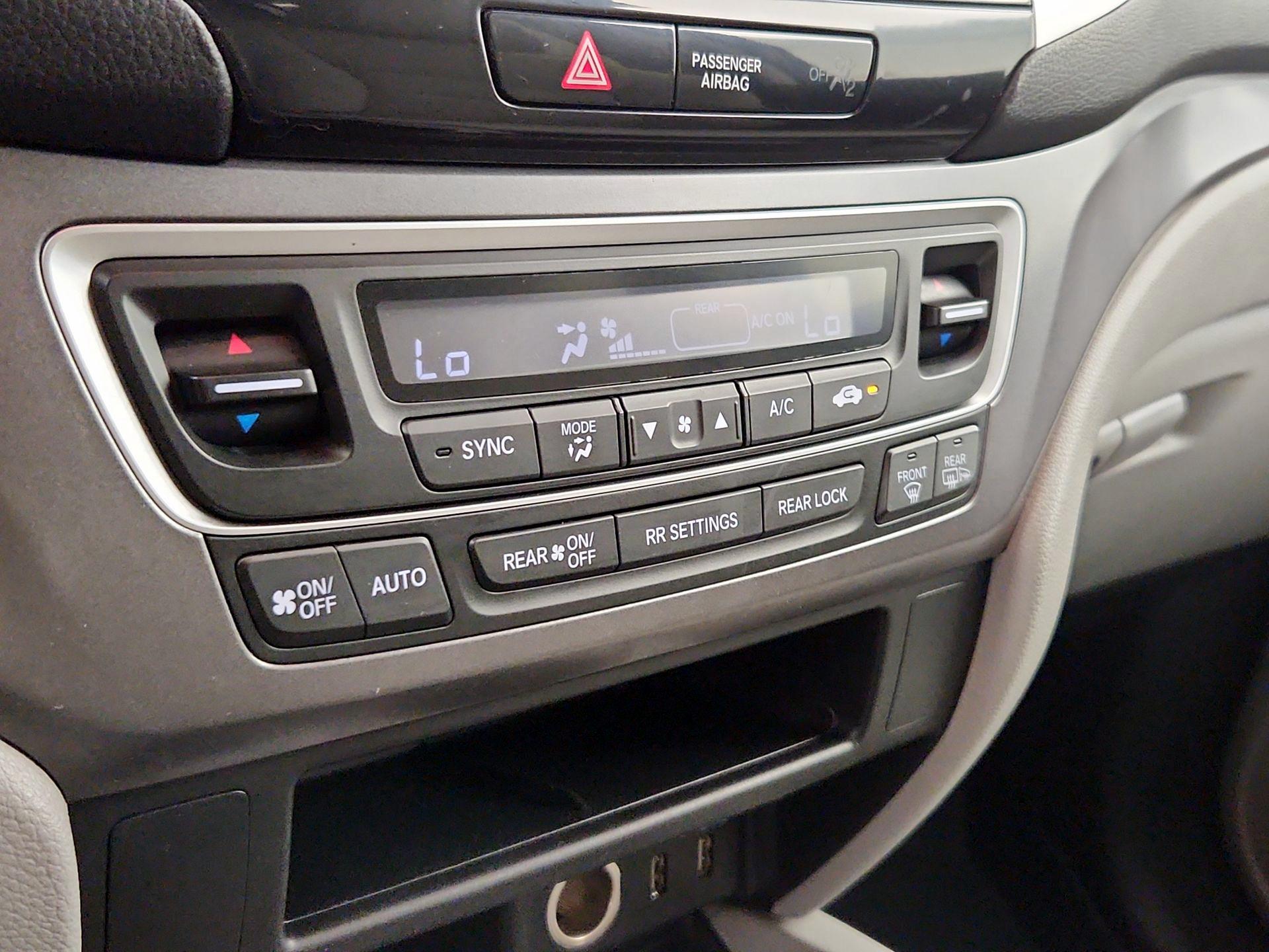 Thumbnail: 2016 Honda Pilot - 16
