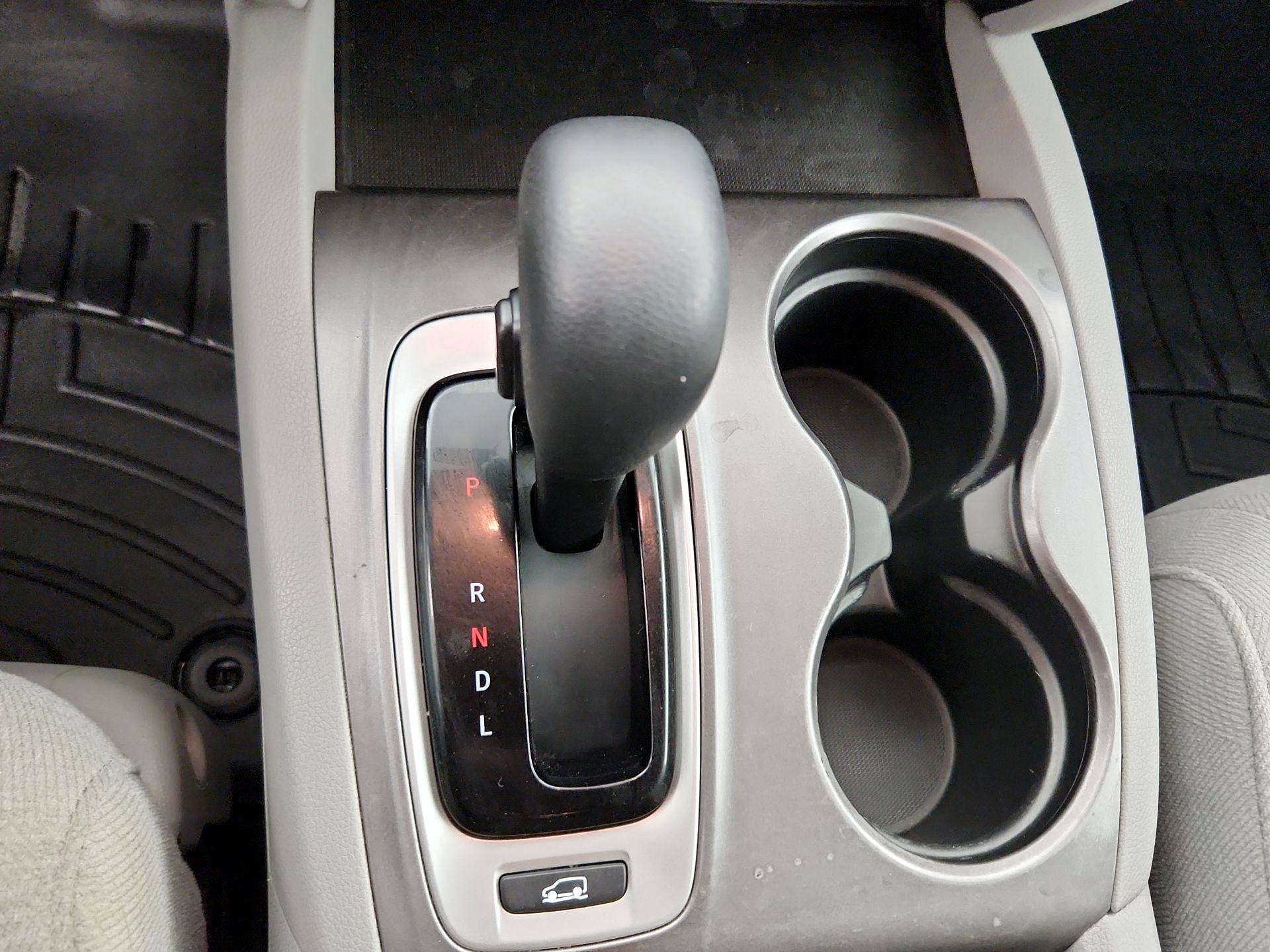Thumbnail: 2016 Honda Pilot - 17