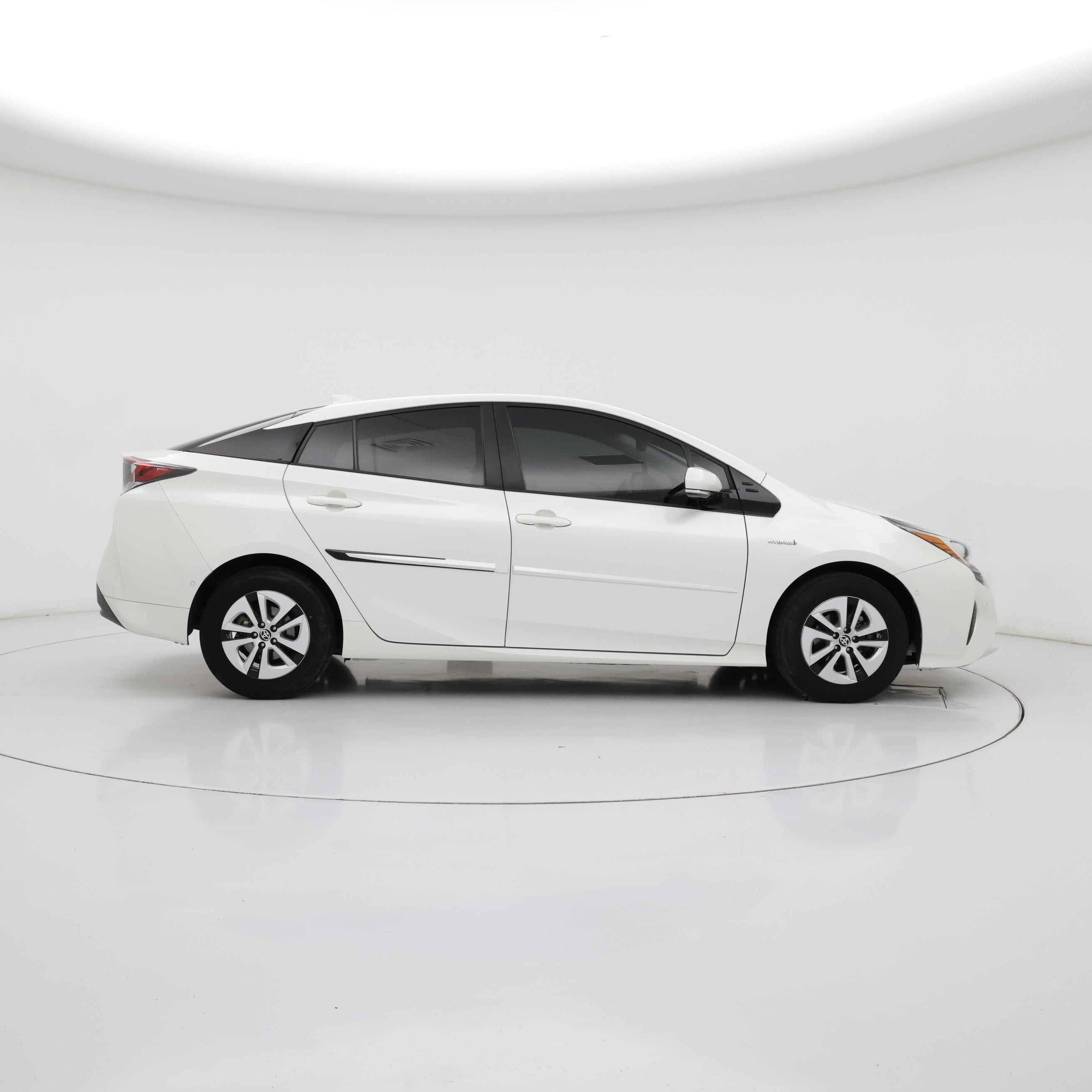 Thumbnail: 2017 Toyota Prius - 7