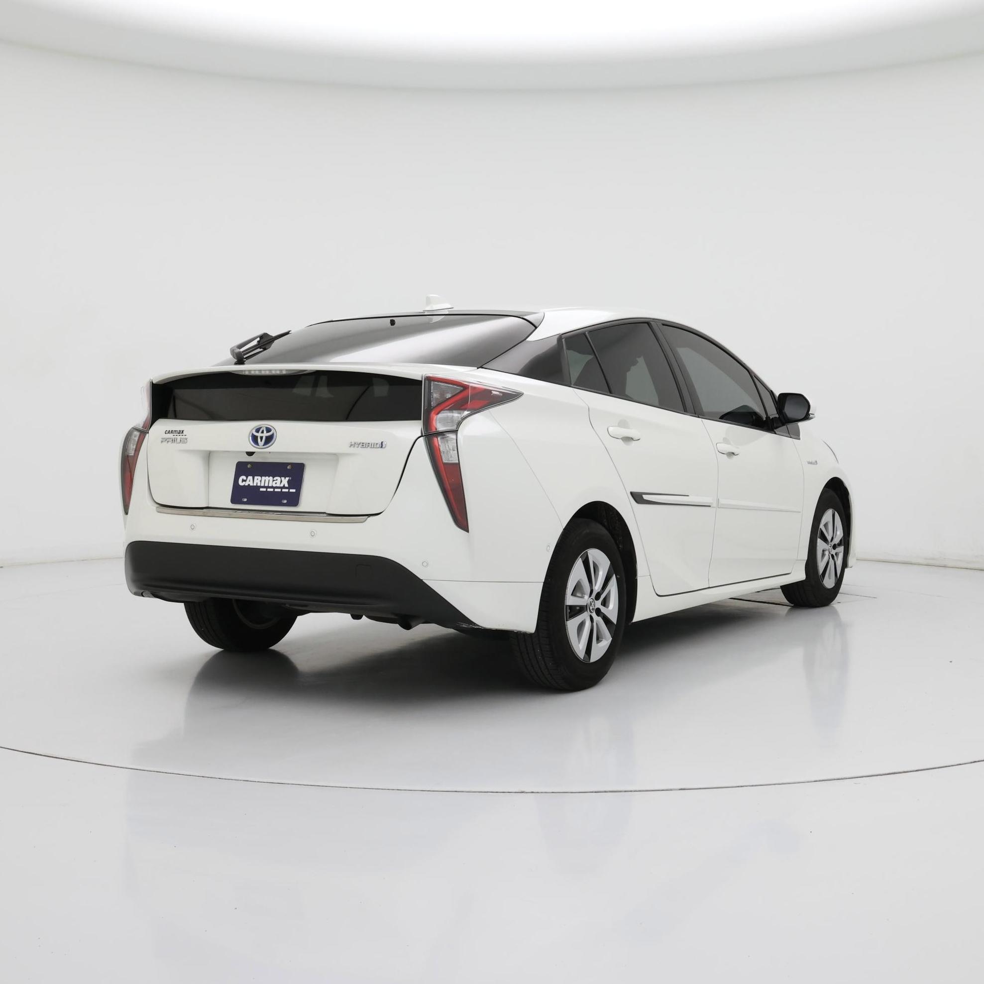 Thumbnail: 2017 Toyota Prius - 8