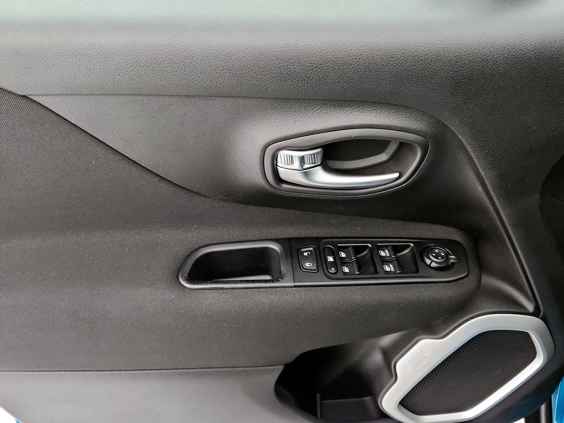 Thumbnail: 2021 Jeep Renegade - 12