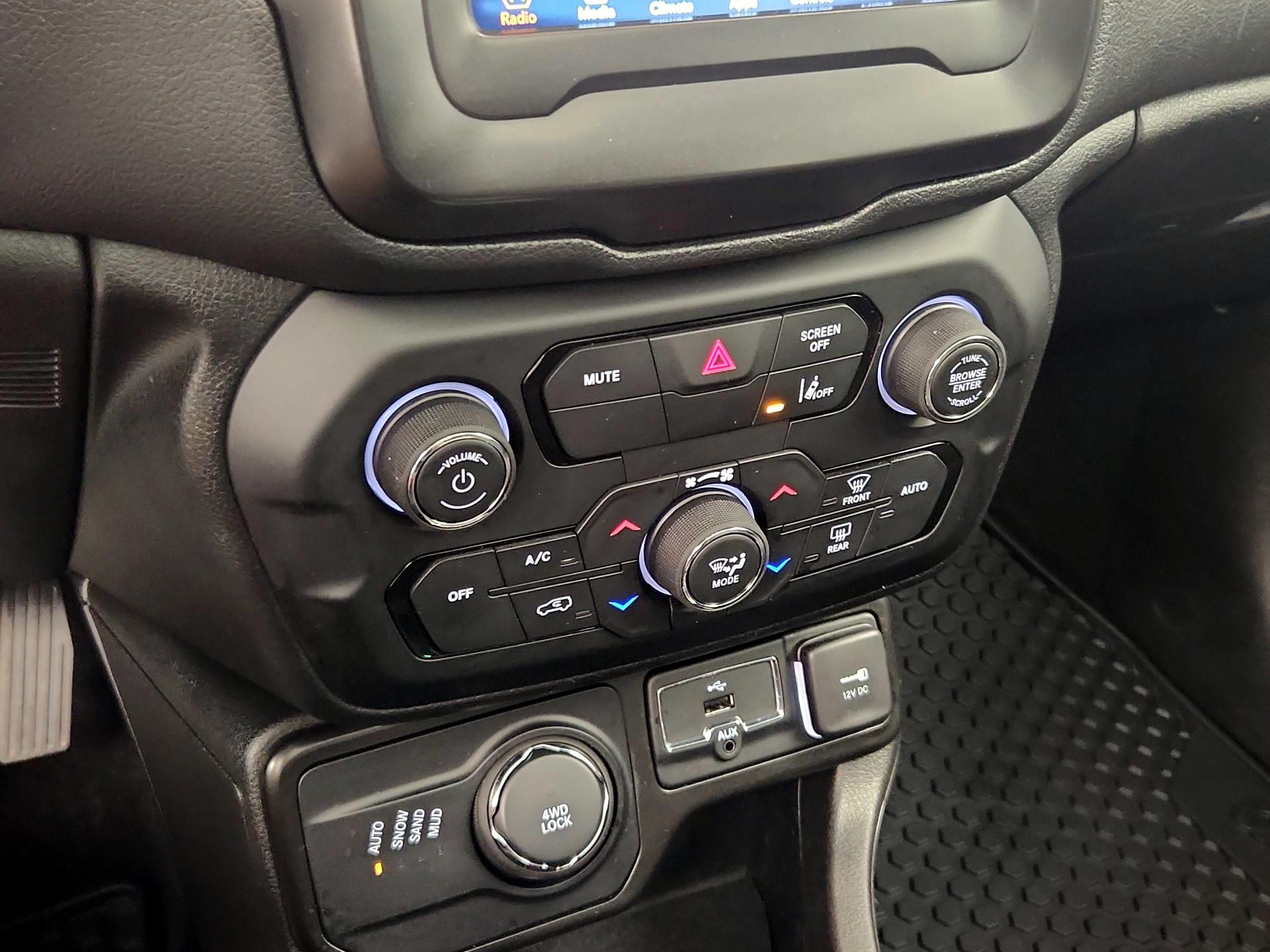 Thumbnail: 2021 Jeep Renegade - 16