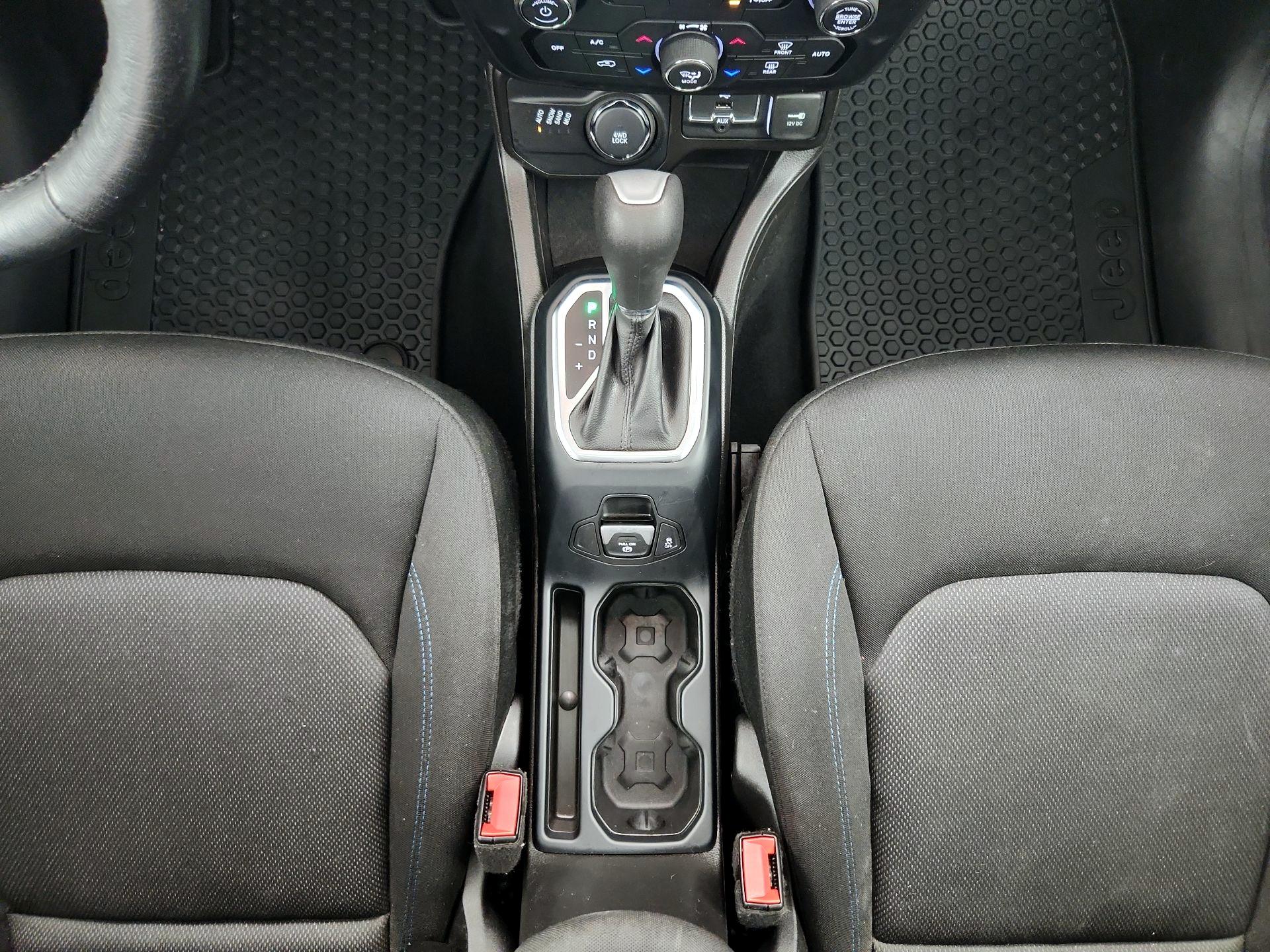 Thumbnail: 2021 Jeep Renegade - 17