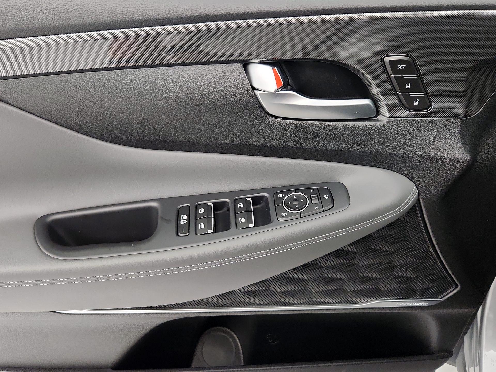 Thumbnail: 2023 Hyundai Santa Fe - 12