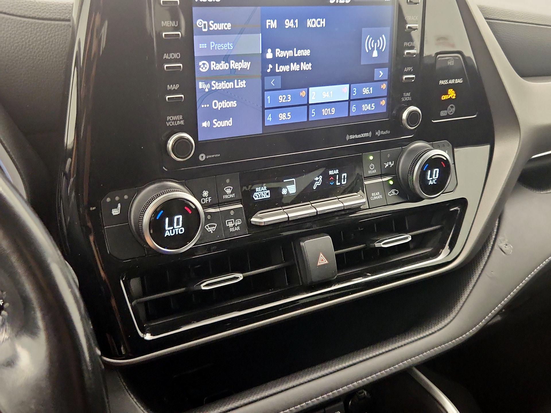 Thumbnail: 2020 Toyota Highlander - 17