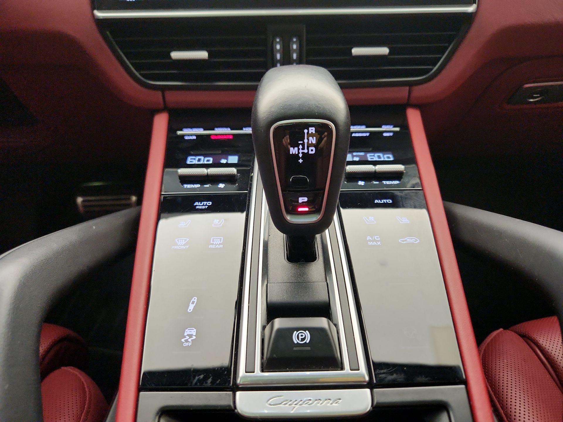 Thumbnail: 2020 Porsche Cayenne - 18