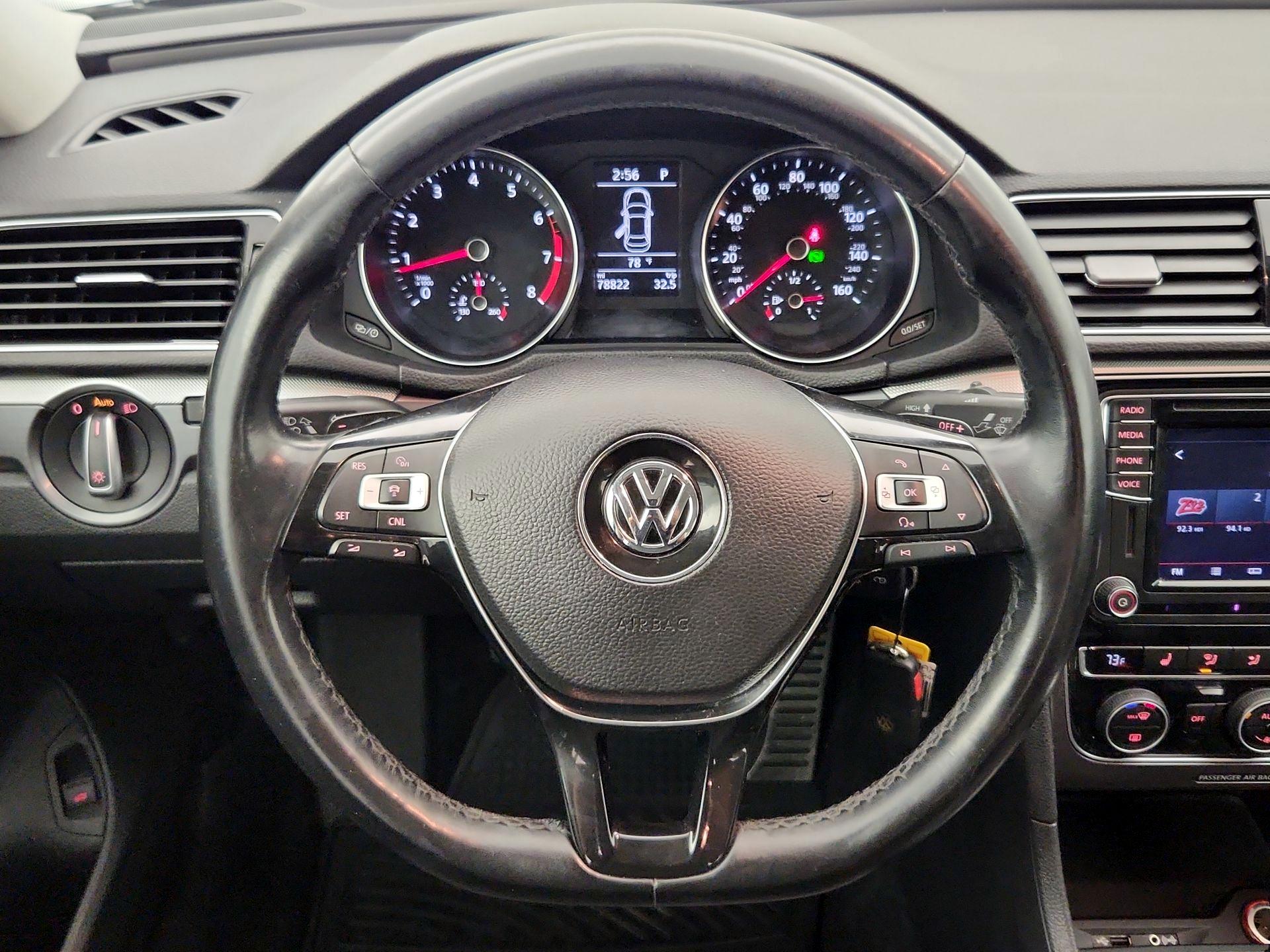 Thumbnail: 2018 Volkswagen Passat - 10