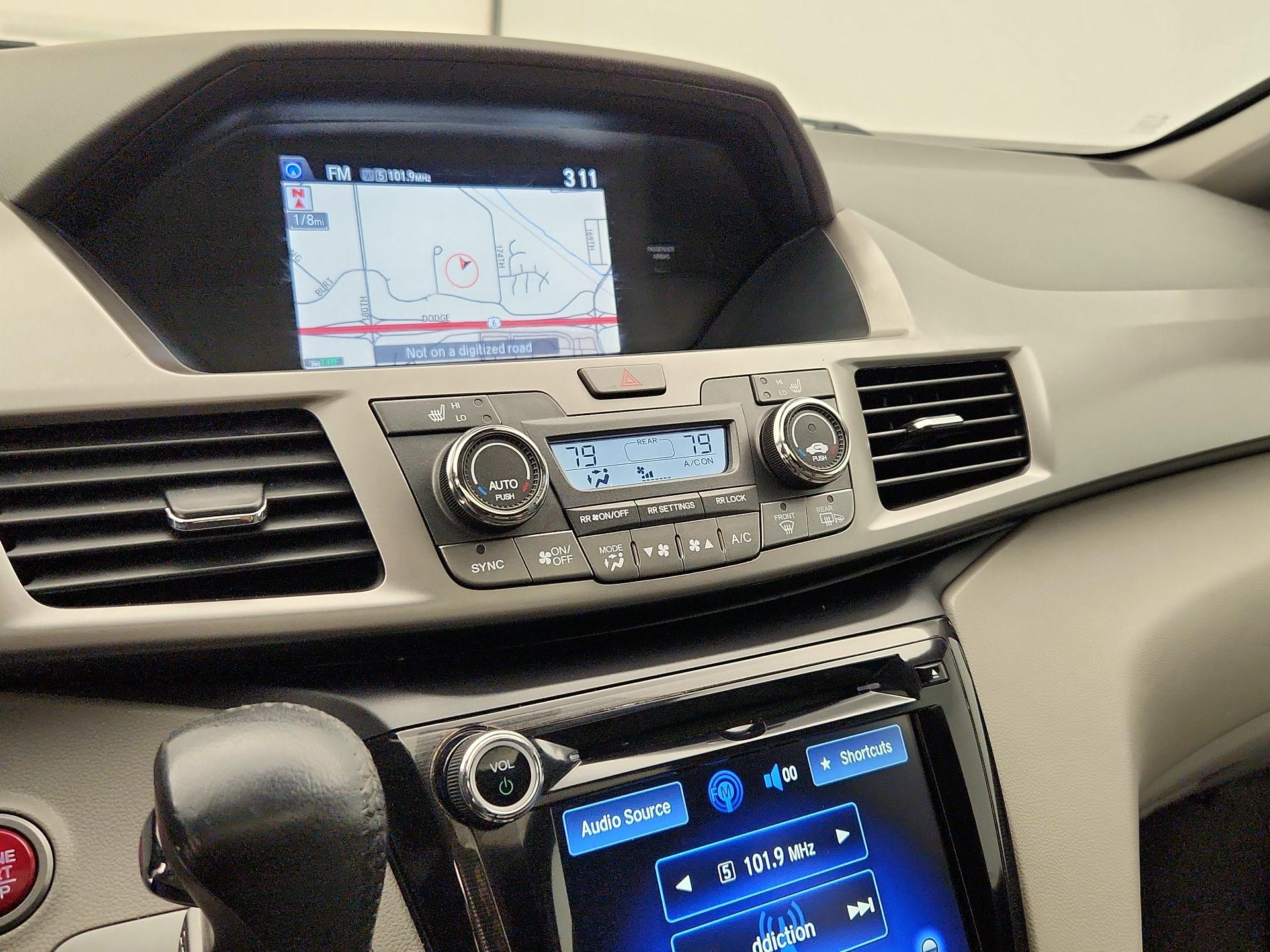 Thumbnail: 2016 Honda Odyssey - 17