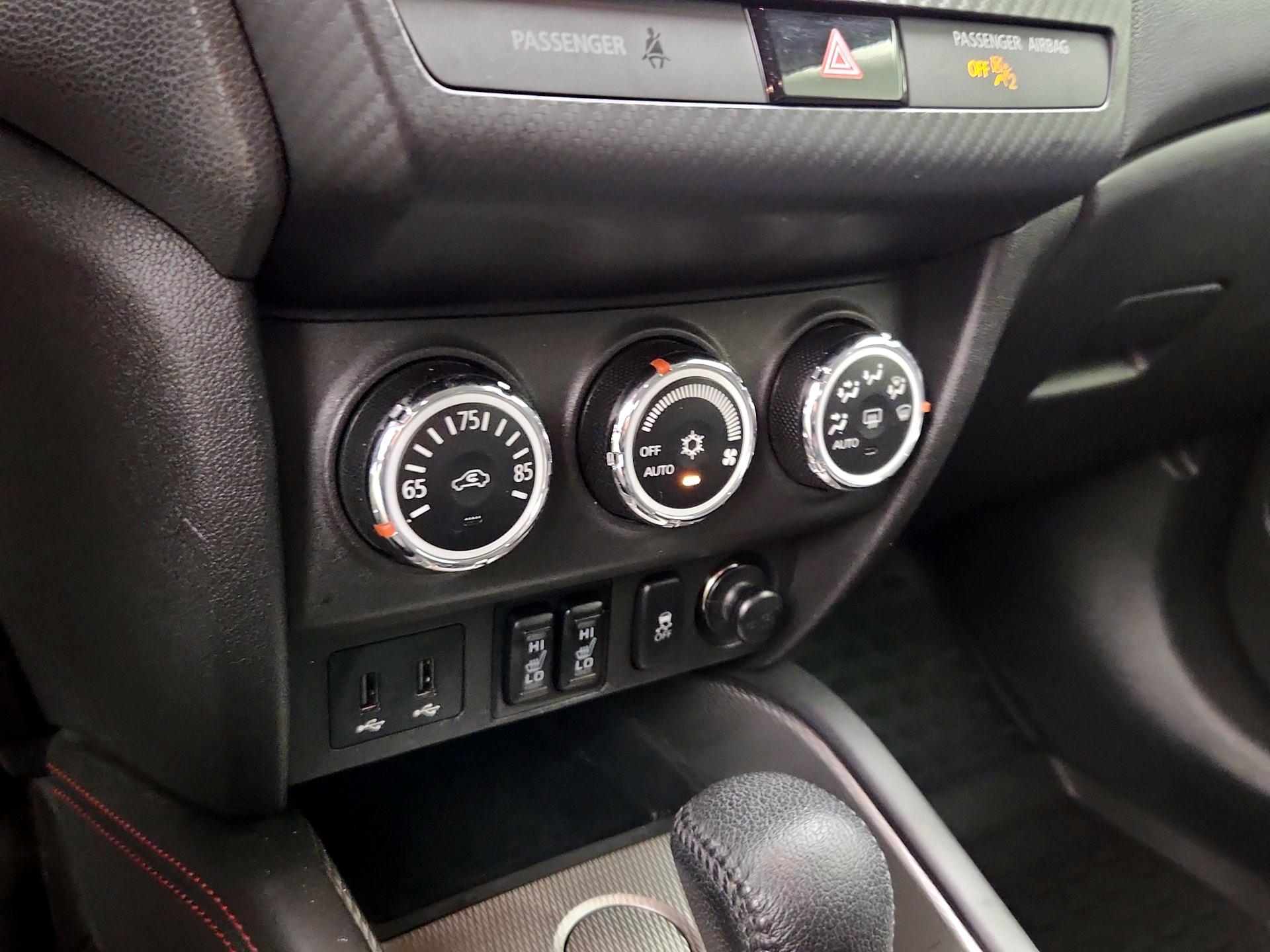 Thumbnail: 2018 Mitsubishi Outlander Sport - 16