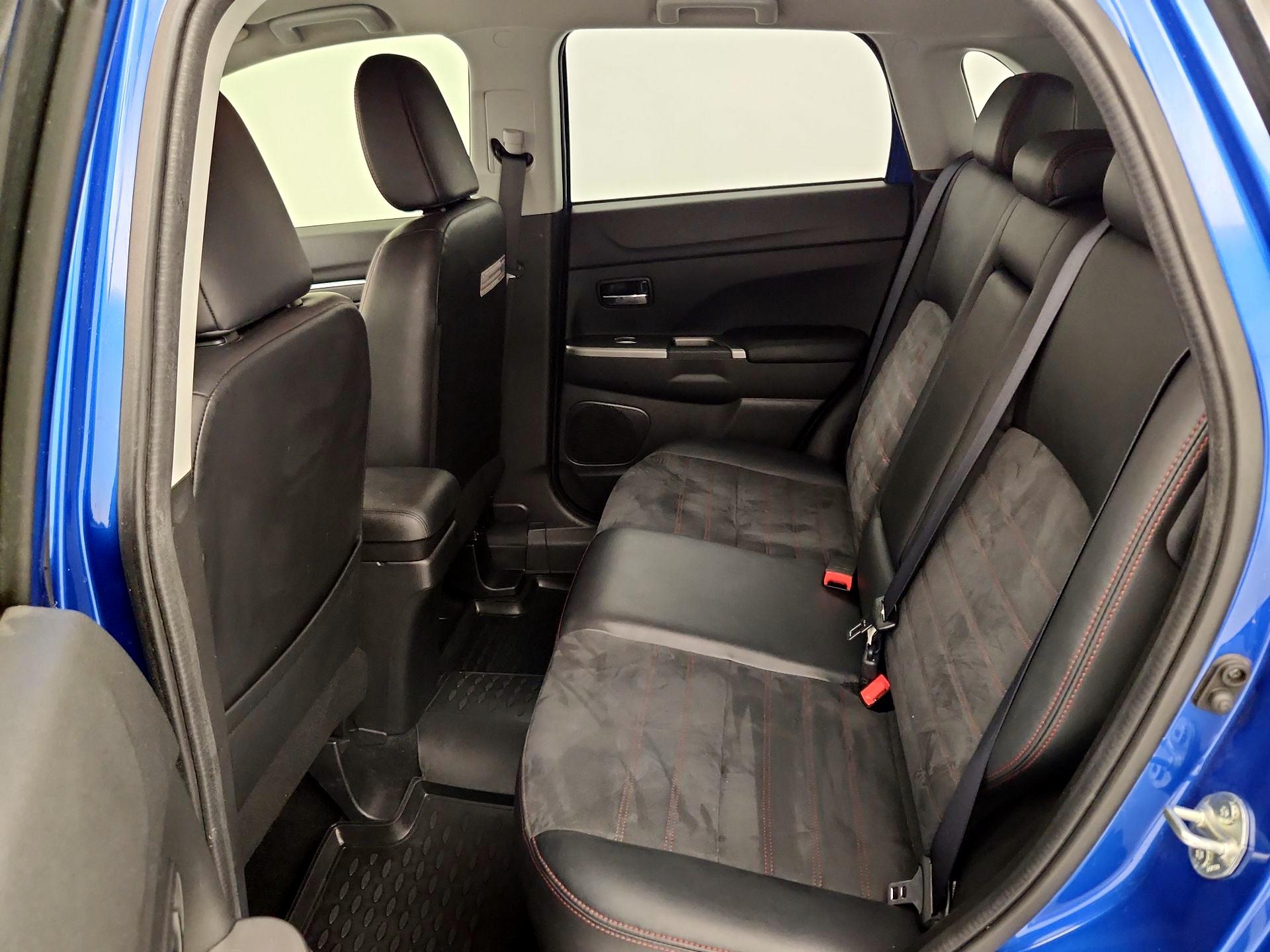 Thumbnail: 2018 Mitsubishi Outlander Sport - 19
