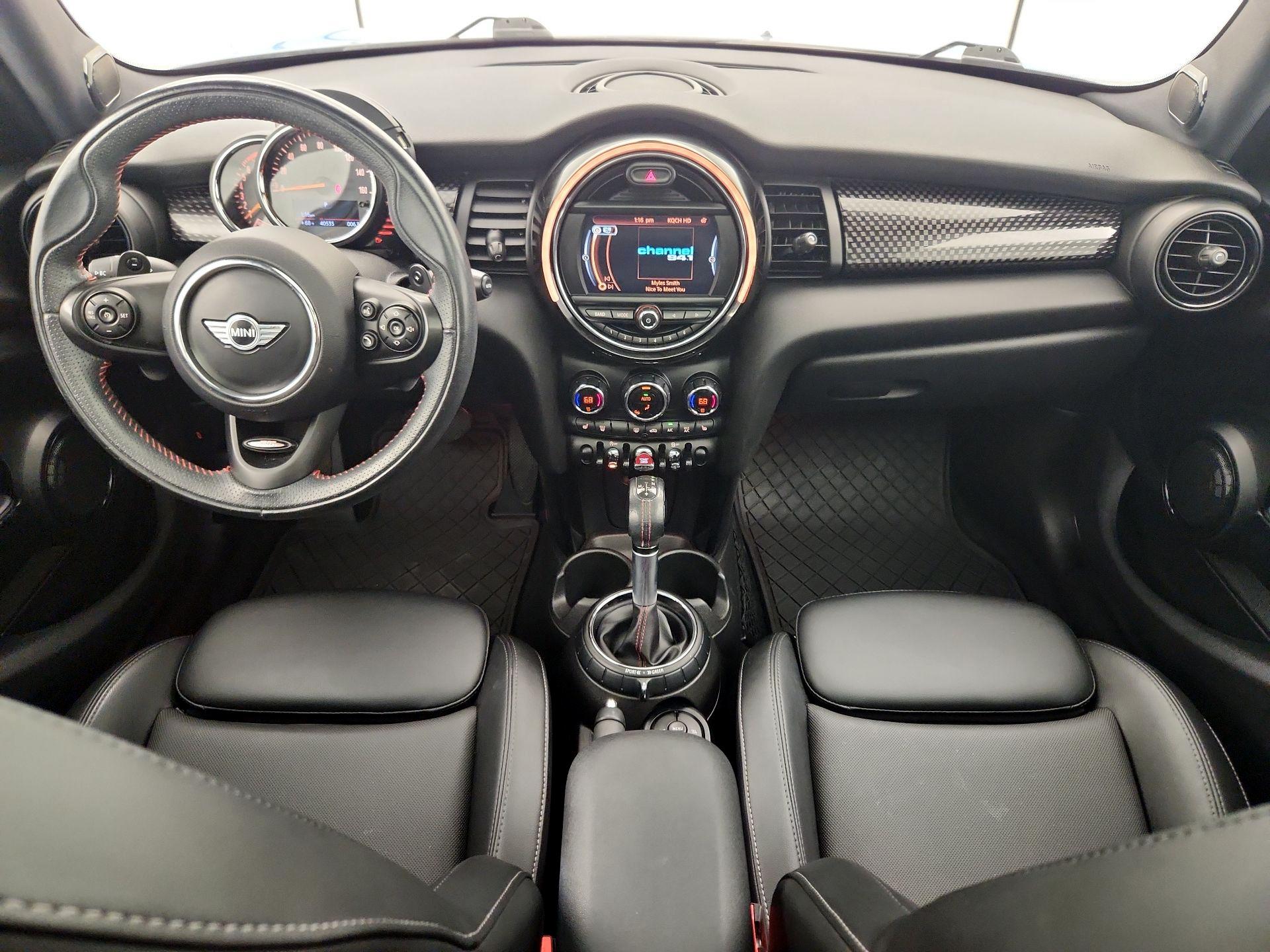 Thumbnail: 2017 MINI Cooper Hardtop - 9