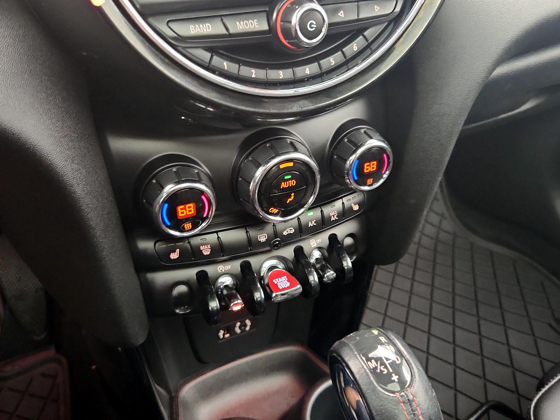 Thumbnail: 2017 MINI Cooper Hardtop - 15