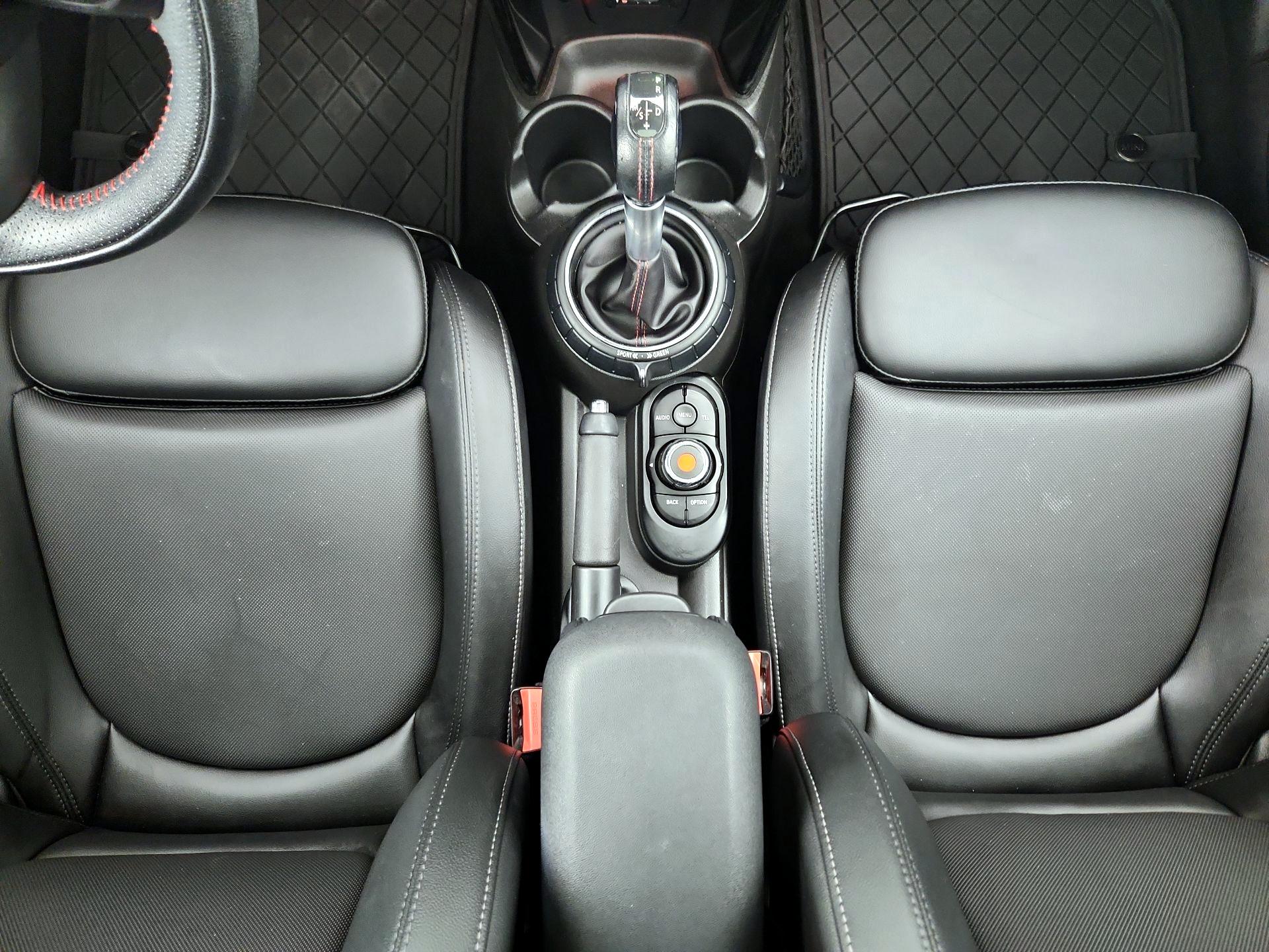 Thumbnail: 2017 MINI Cooper Hardtop - 16