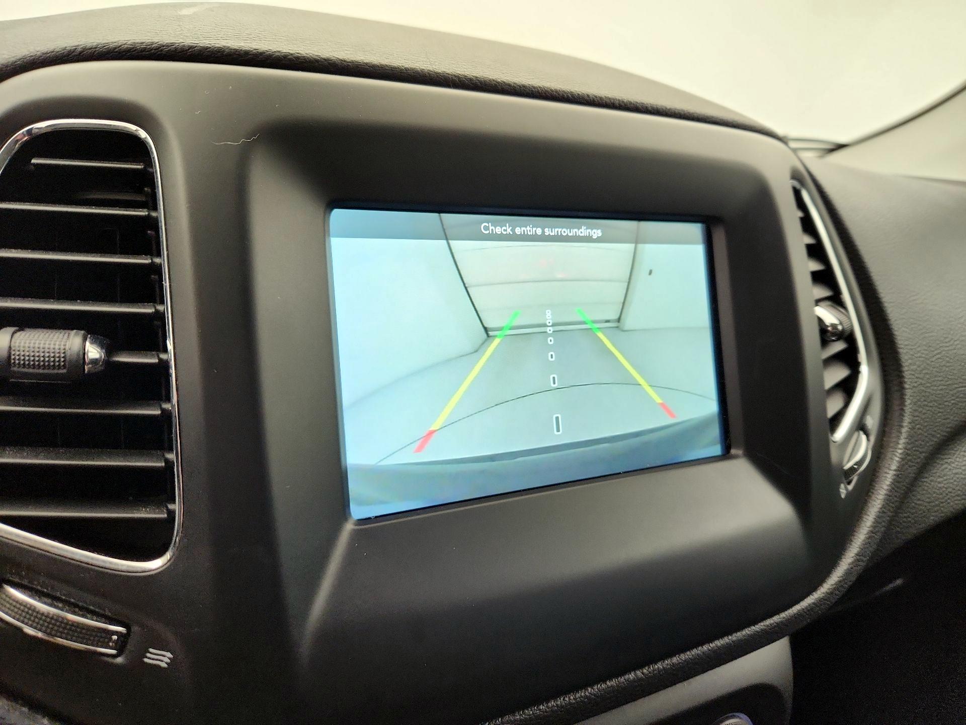 Thumbnail: 2020 Jeep Compass - 14