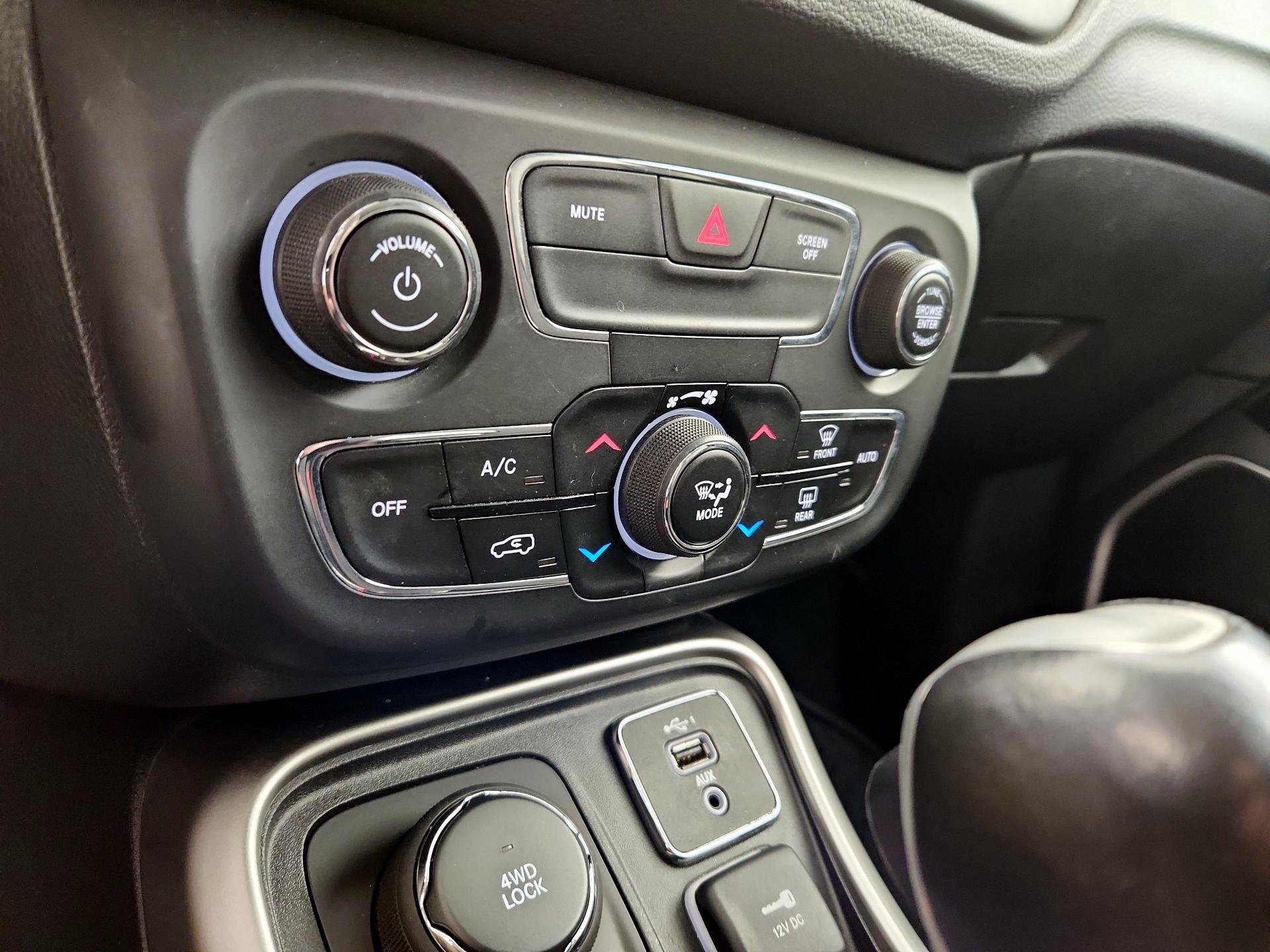 Thumbnail: 2020 Jeep Compass - 16