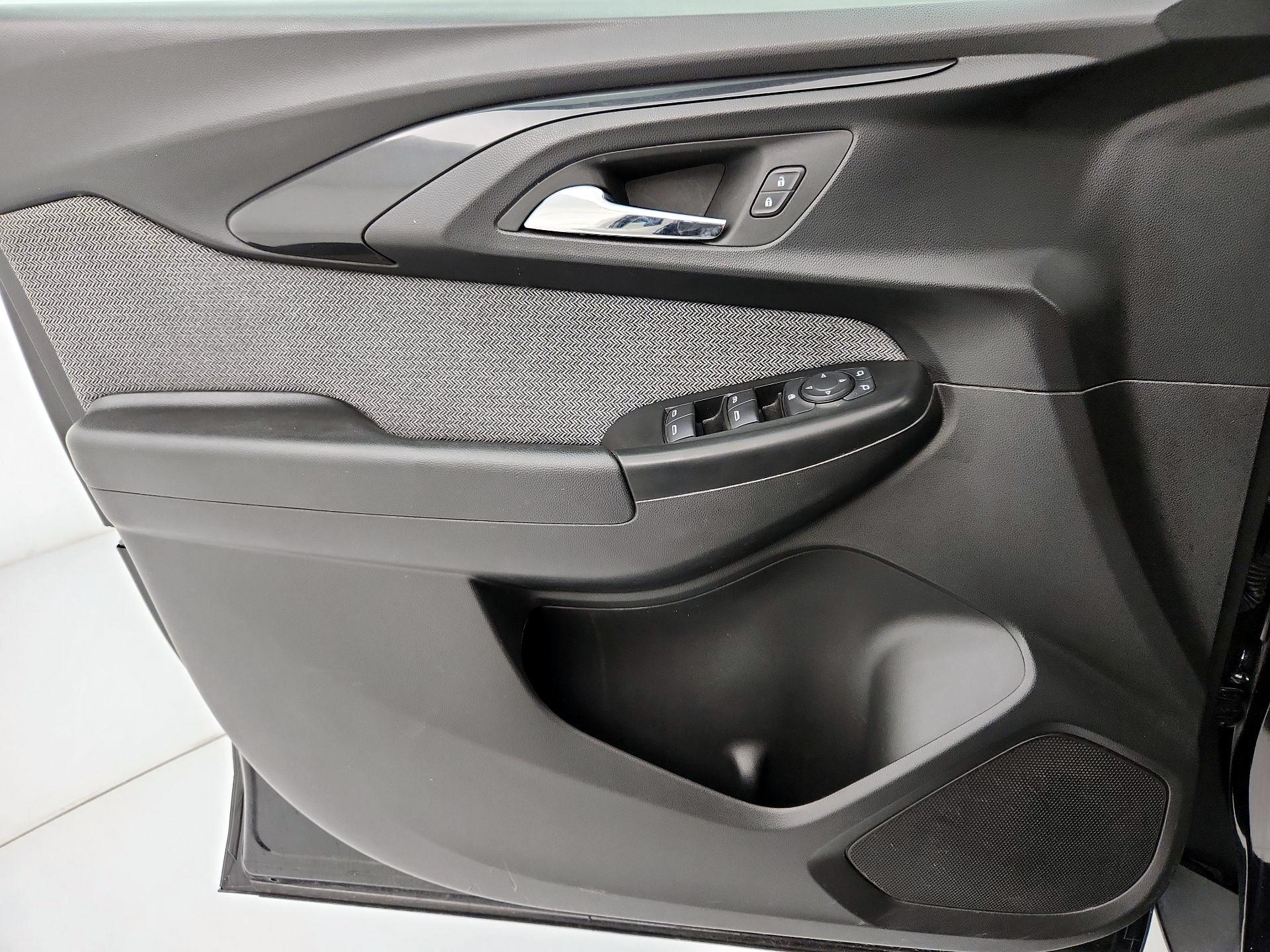 Thumbnail: 2023 Chevrolet TrailBlazer - 12